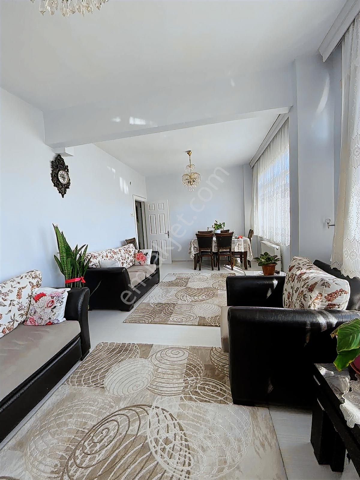 Çapa Şehremini'de Satılık 2+1 Daire - Görsel 5