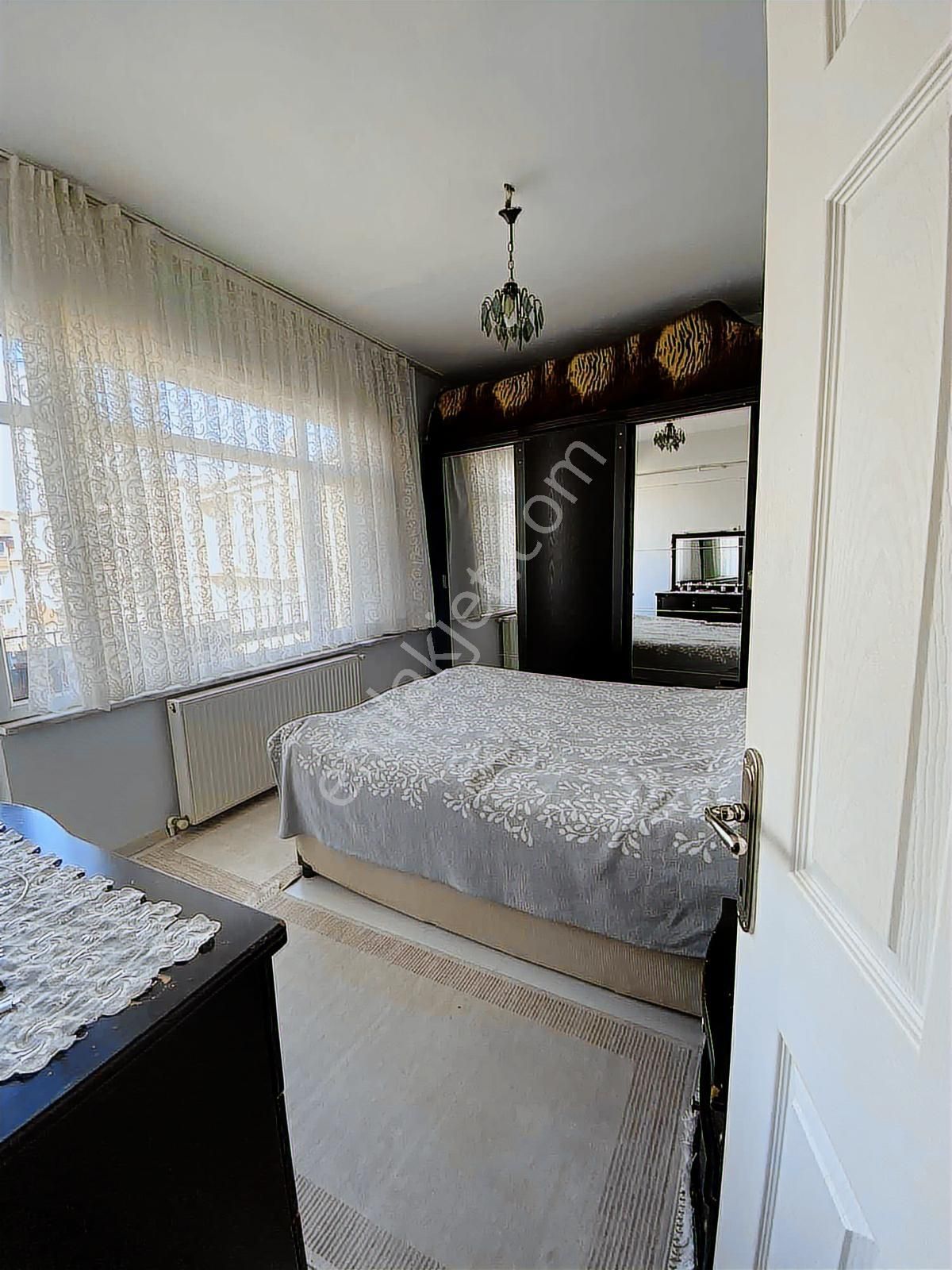 Çapa Şehremini'de Satılık 2+1 Daire - Görsel 17