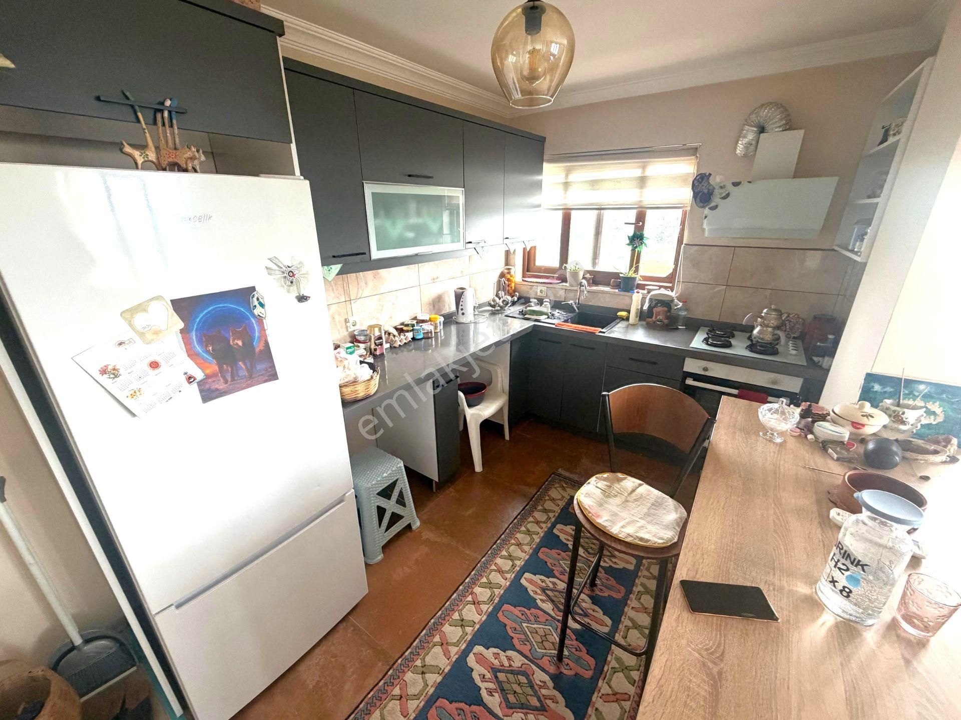 𝄞melodi'den Gömeç Karaağaç'ta Deniz Manzaralı Teraslı Ön Cephe 1+1 Ada Mutfaklı Daire