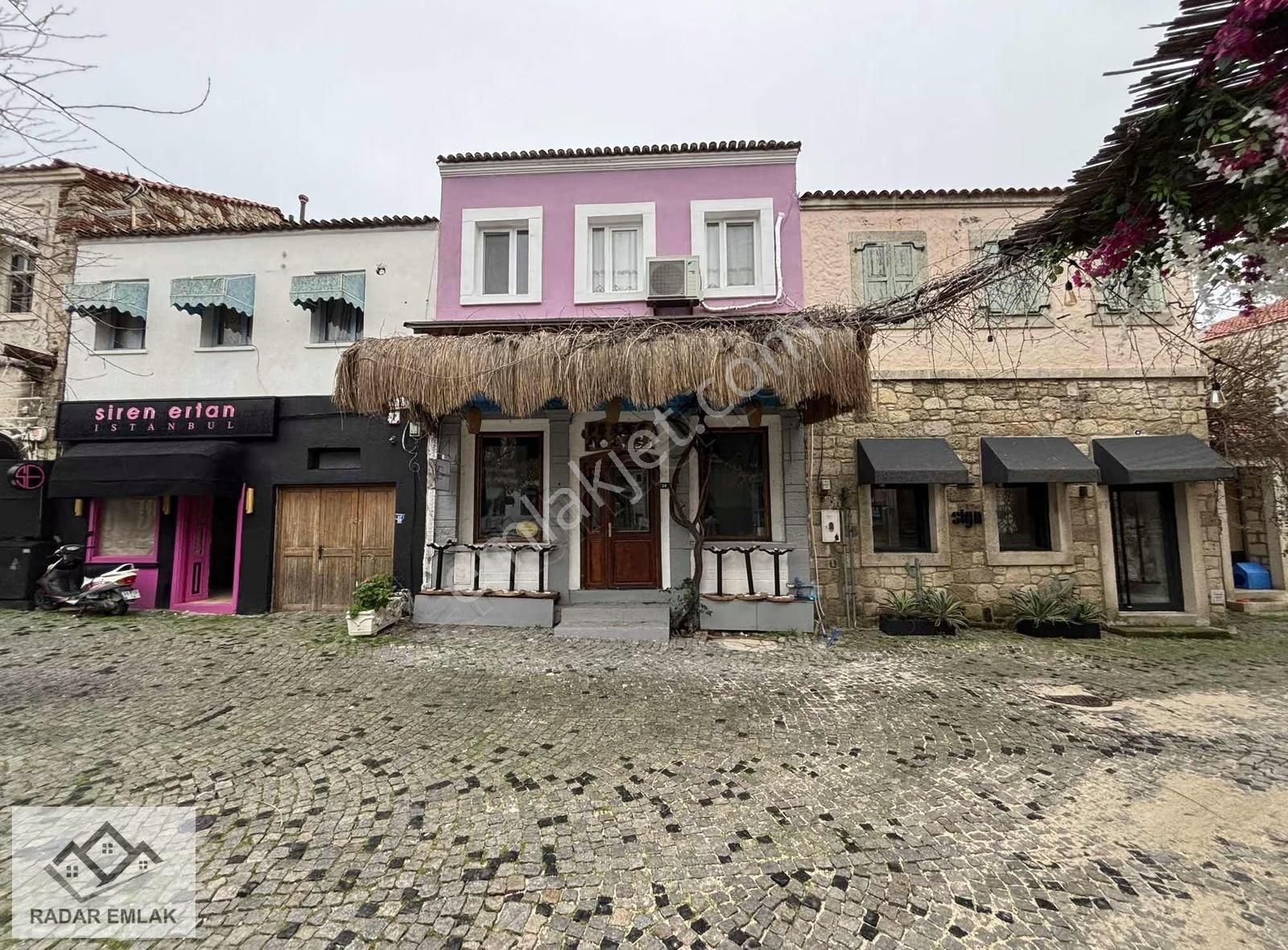 Alaçatı Çarşı İçerisinde Dükkan Bulunan 519 M2 Emsalsiz Satılık - Görsel 16