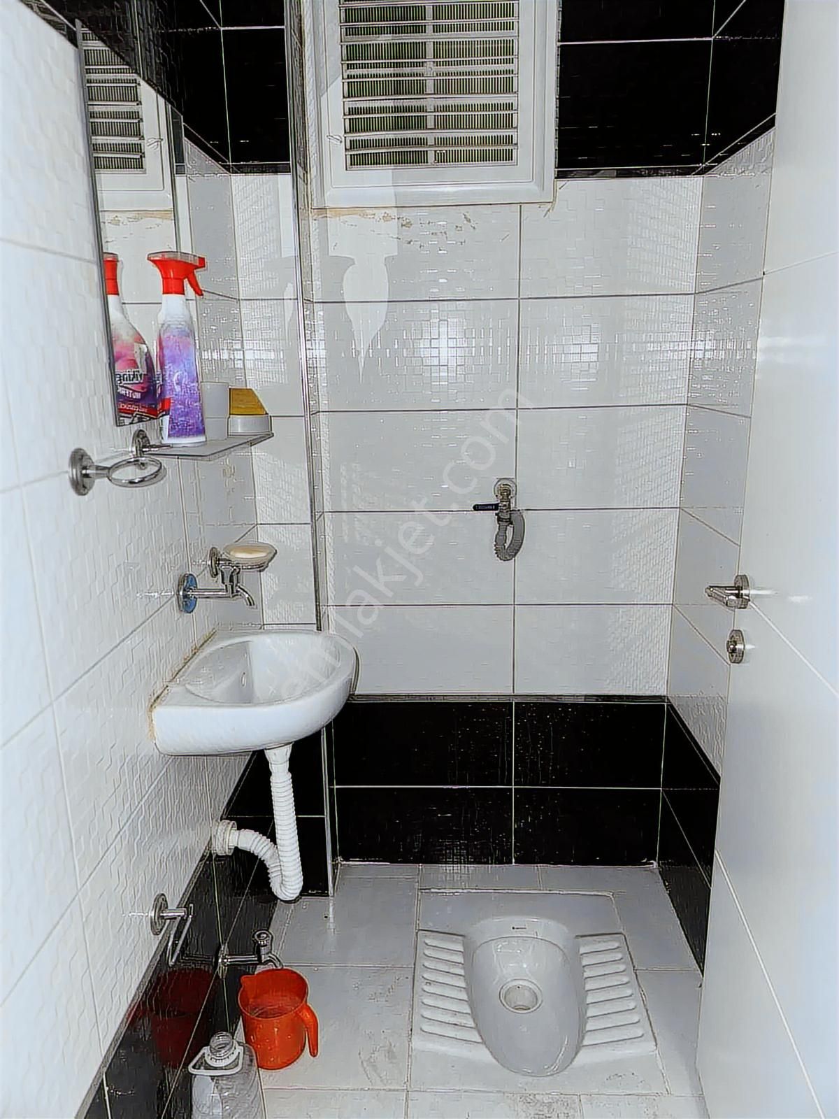 Gazi Yakup Satar Cd. Üzerinde Ebeveyn Banyolu Geniş 3+1 Daire - Görsel 18