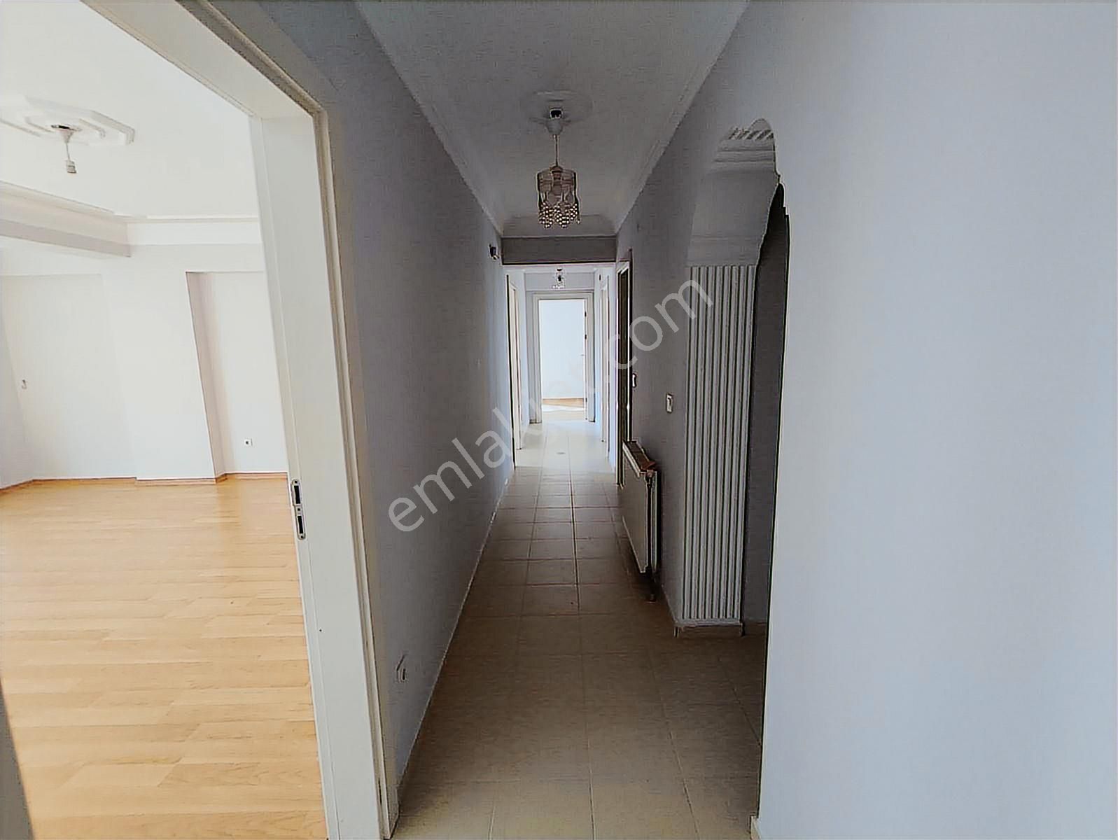 Sulyapıdan Kirazlının En Nezih Sitesinde Kiralık 3+1 Lüx Daire - Görsel 32