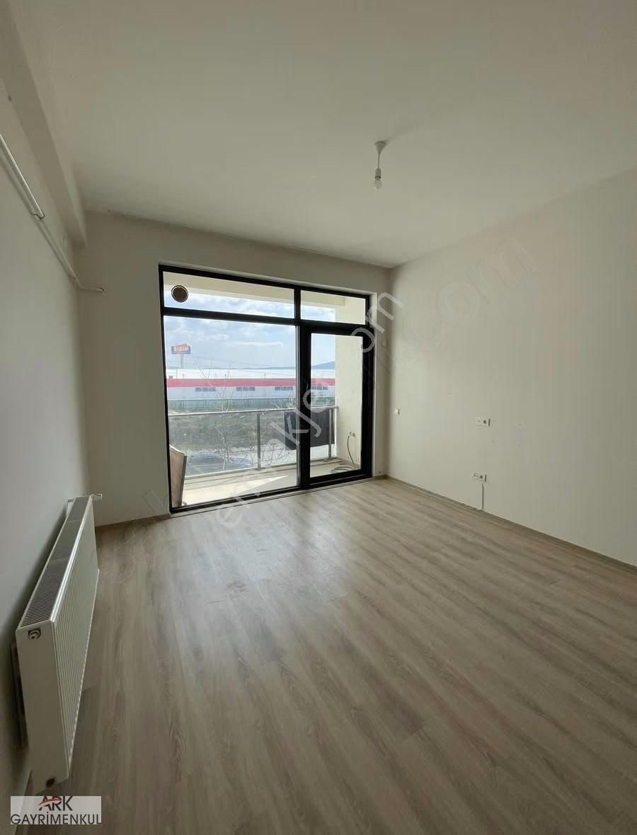 Emirbeyazıt'ta Kiralık 1+1 Modern Ofis&daire - Görsel 8