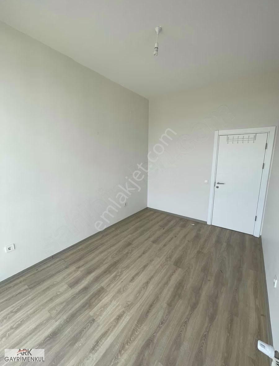 Emirbeyazıt'ta Kiralık 1+1 Modern Ofis&daire - Görsel 3