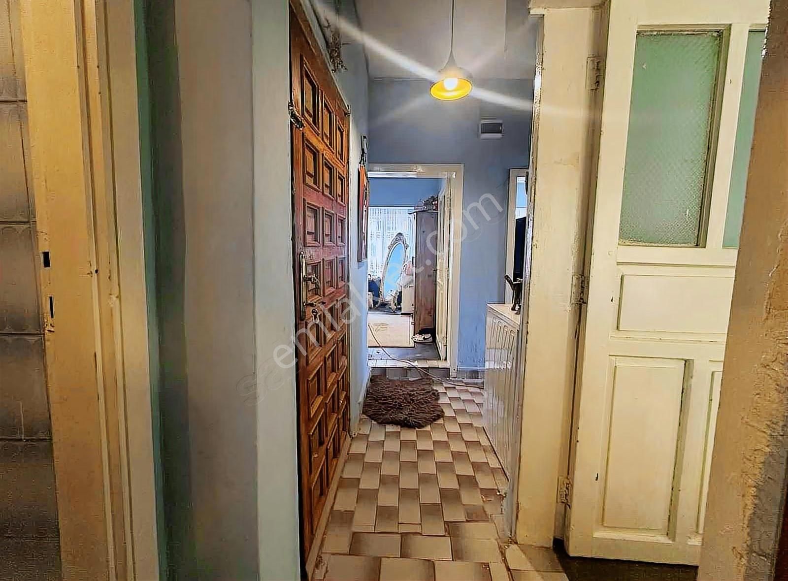 4 Levent Çeliktepe Satılık 2+1 Ara Kat Daire Metro Yakını - Görsel 5