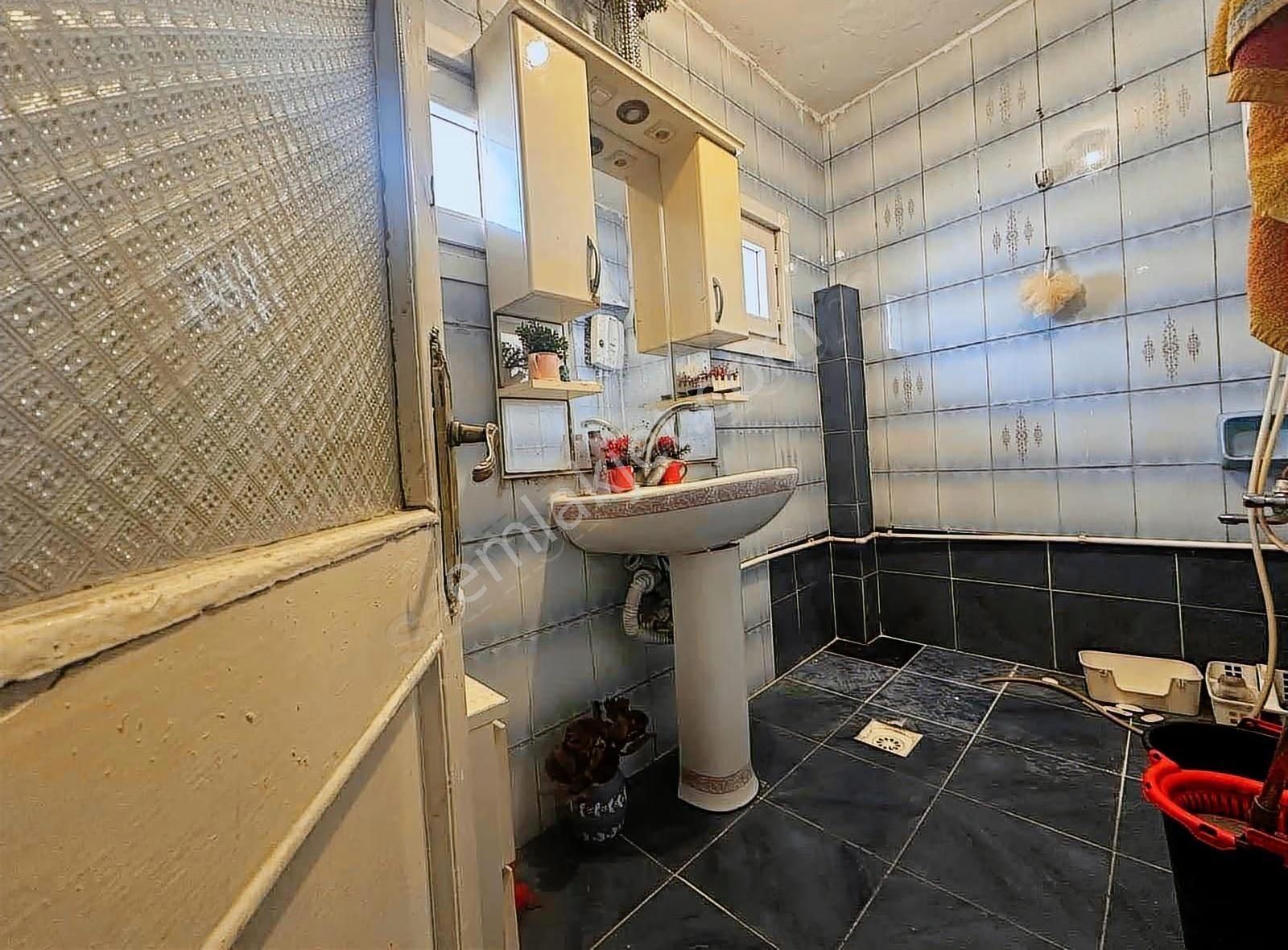 4 Levent Çeliktepe Satılık 2+1 Ara Kat Daire Metro Yakını - Görsel 14