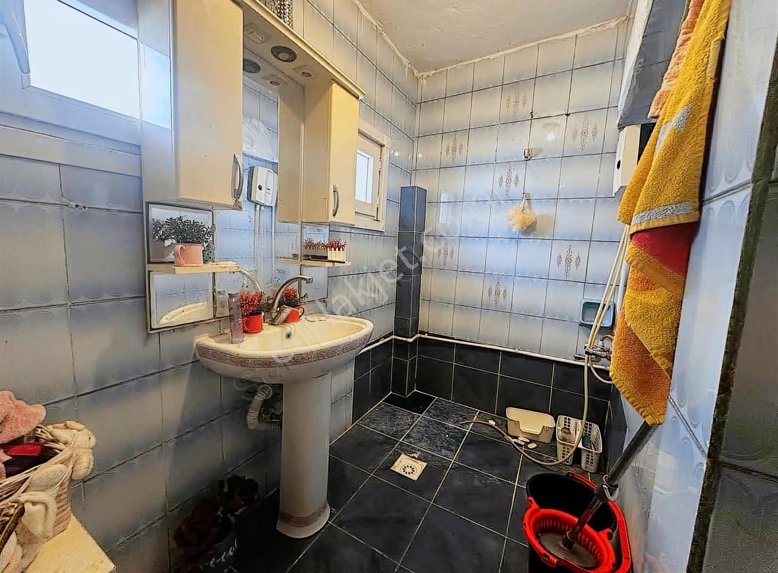 4 Levent Çeliktepe Satılık 2+1 Ara Kat Daire Metro Yakını - Görsel 12