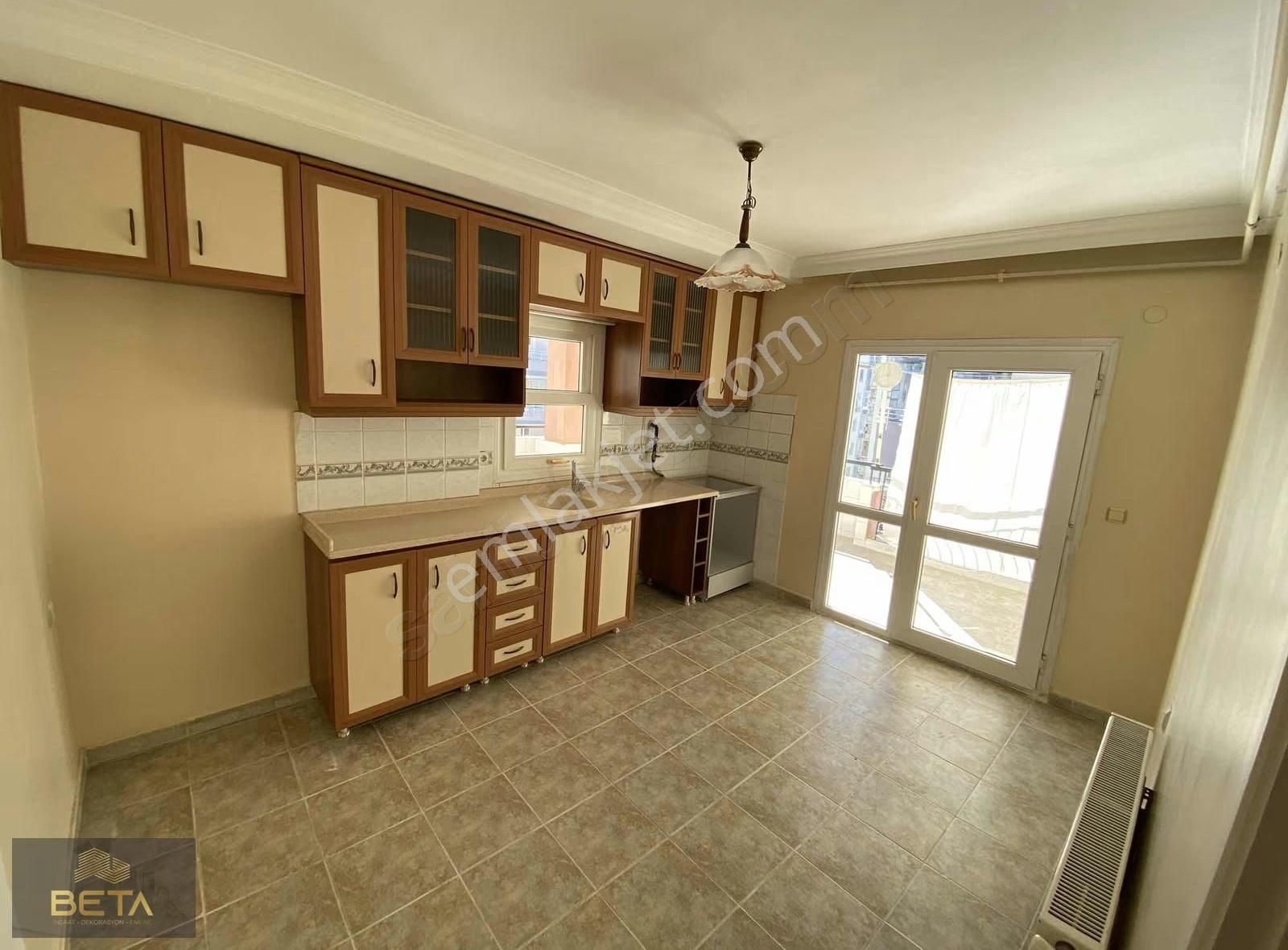 Yurt Mahallesi Hayalparka Yakın 3+1 Kombili Geniş Oturum Kiralık