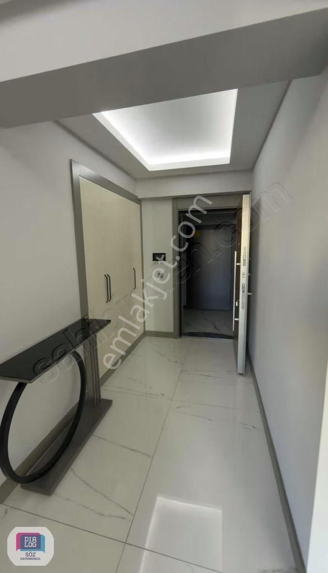 Söz'den 23 Nisan Paradise Palace'de Kiralık 2+1 Lüx Daire - Görsel 3