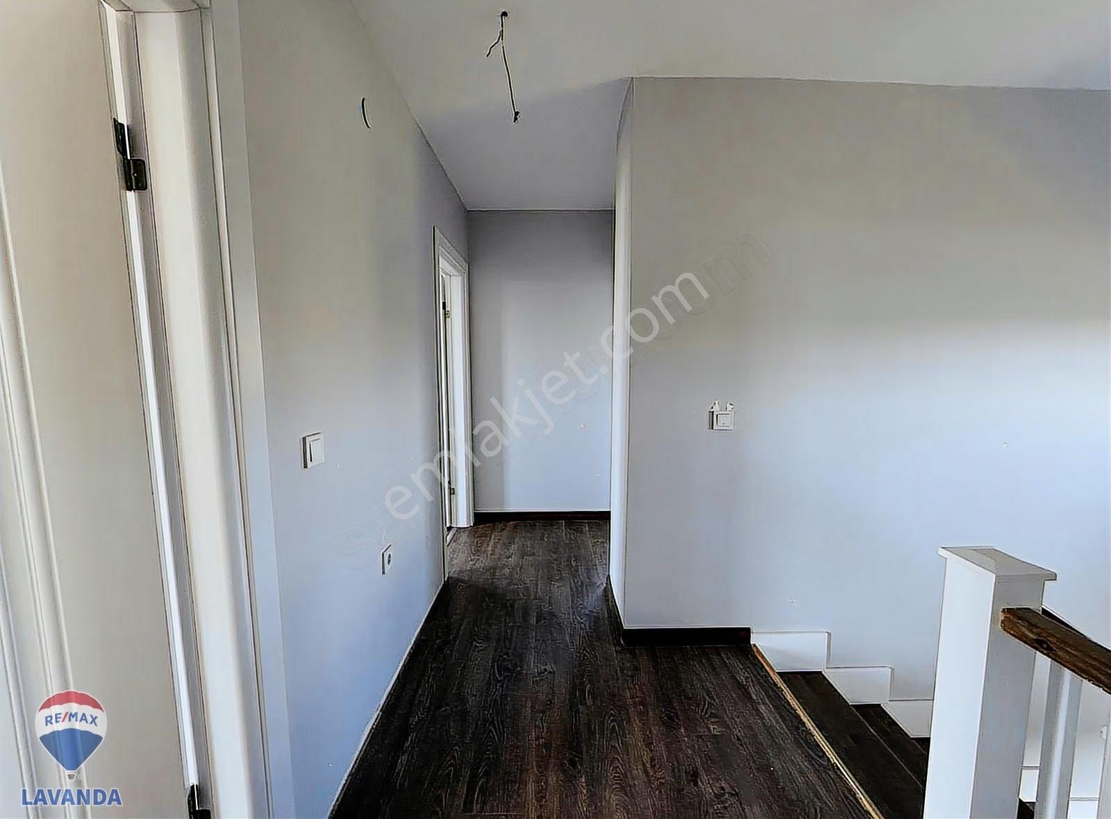 Remax Lavanda Dan 800m2 Arsa İçinde 210m2 Özel Villa - Görsel 14