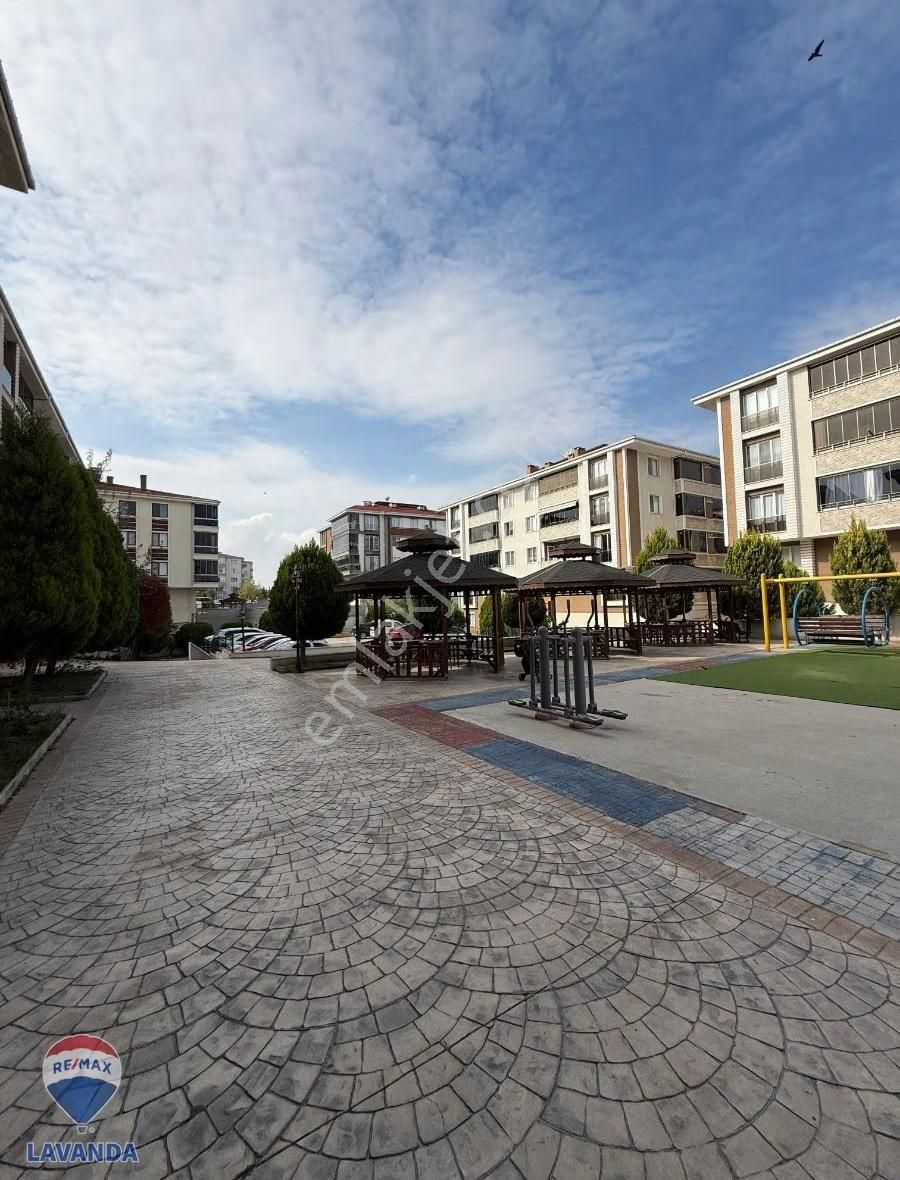 Remax Lavandadan Çorlu Rumeli Mahallesinde Satılık 3+1daire - Görsel 11