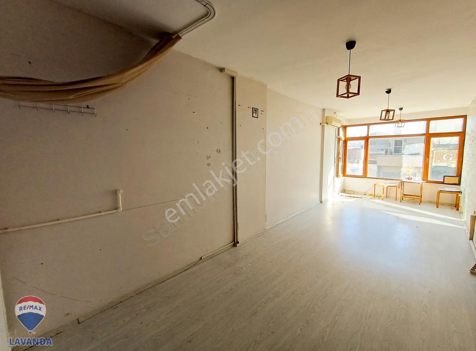 Remax Lavanda Çarşının Kalbi Hükümet Cad. Muhteşem Konum İş Yeri - Görsel 2