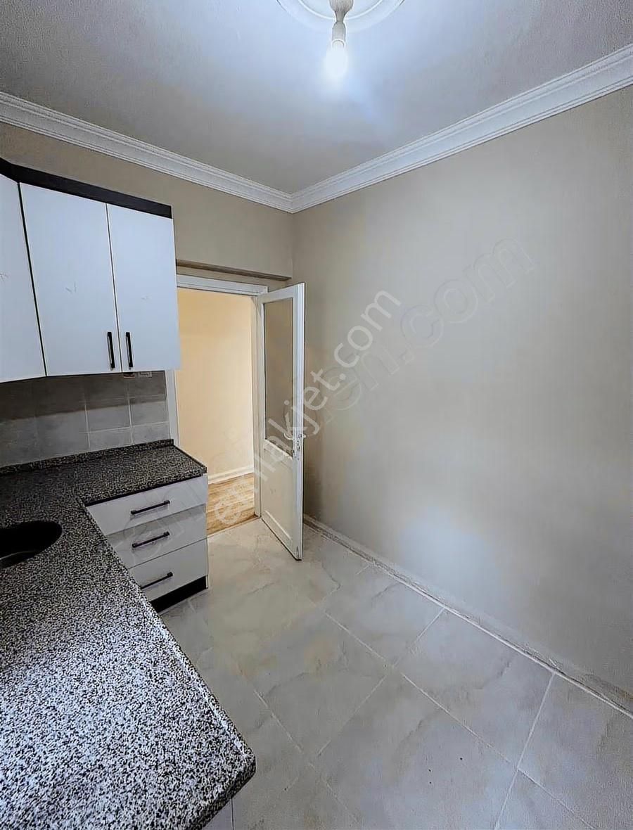 Kadir Aksoy Gayrimenkulden Cadde Üzeri Kiralık Daire - Görsel 11