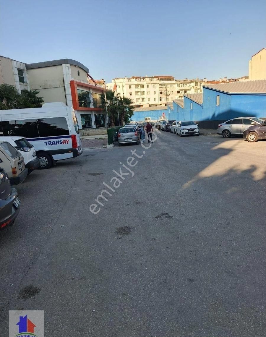 Mudanya Halitpaşa Mah.de Satılık Daire 3.kat Tam Merkezde Düzayak Site Bahçe İçinde 2+1 Bakımlı - Görsel 2