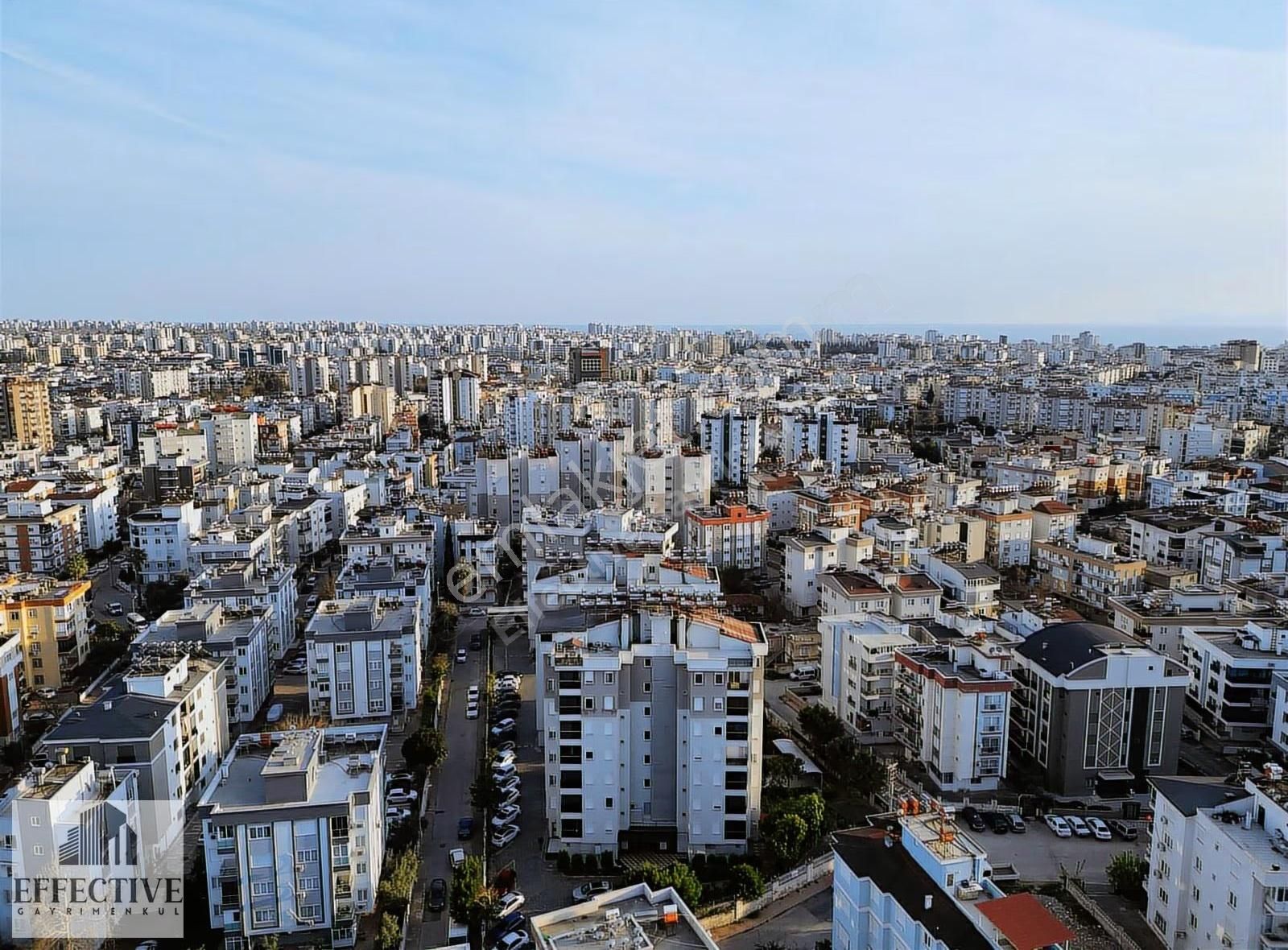 Kızıltoprak'ta Havuzlu Site İçerisinde Geniş Kiralık 5+1 Dubleks - Görsel 14