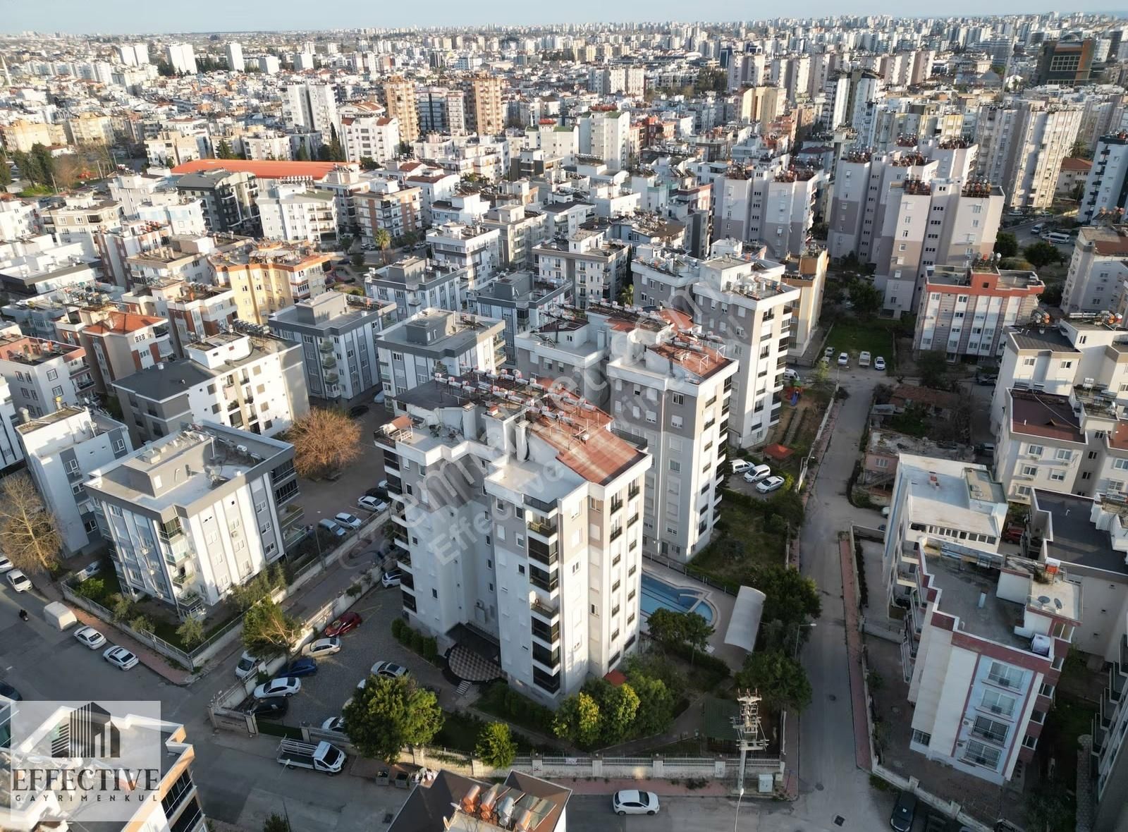 Kızıltoprak'ta Havuzlu Site İçerisinde Geniş Kiralık 5+1 Dubleks - Görsel 17