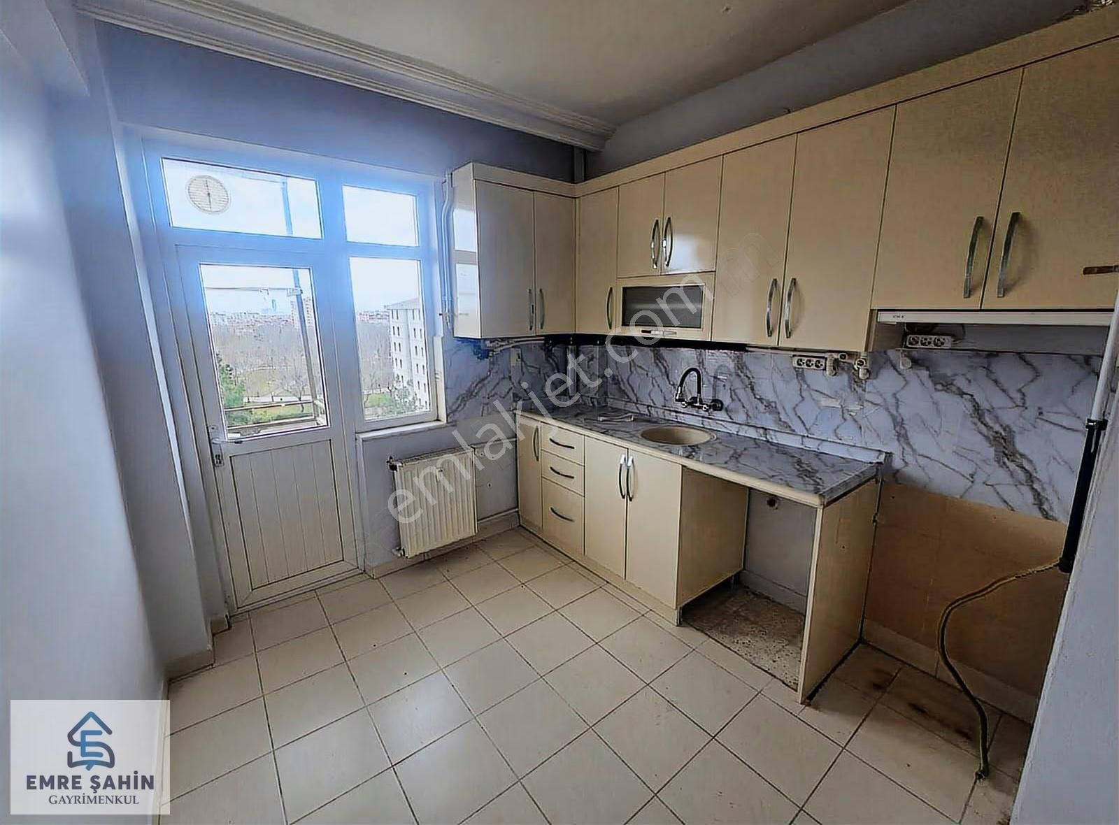 Malazgzirt Mah. Kiralık Bakımlı Daire Site İçi Daire - Görsel 4