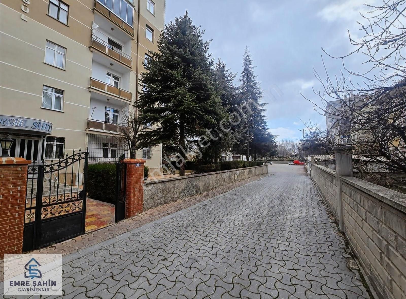 Malazgzirt Mah. Kiralık Bakımlı Daire Site İçi Daire - Görsel 8