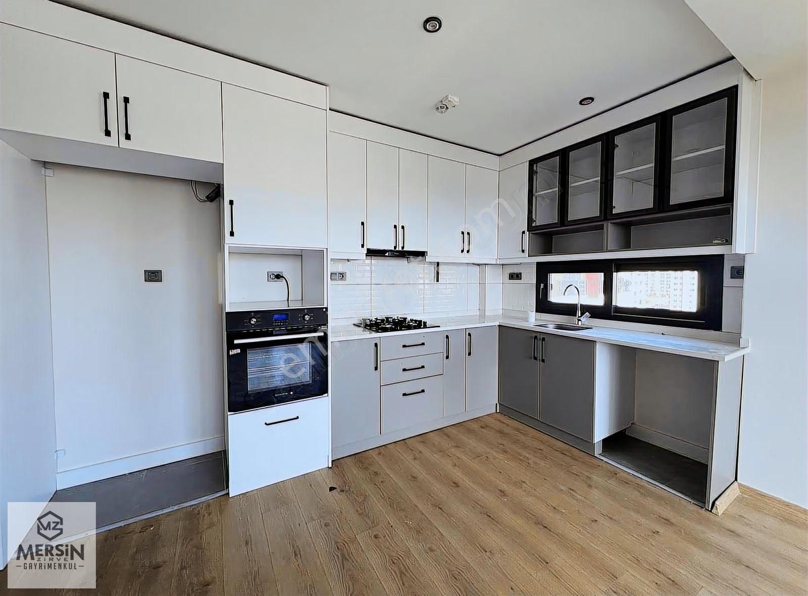 75.yıl Mah. Manzaralı Havuzlu Geniş 2+1 Daire