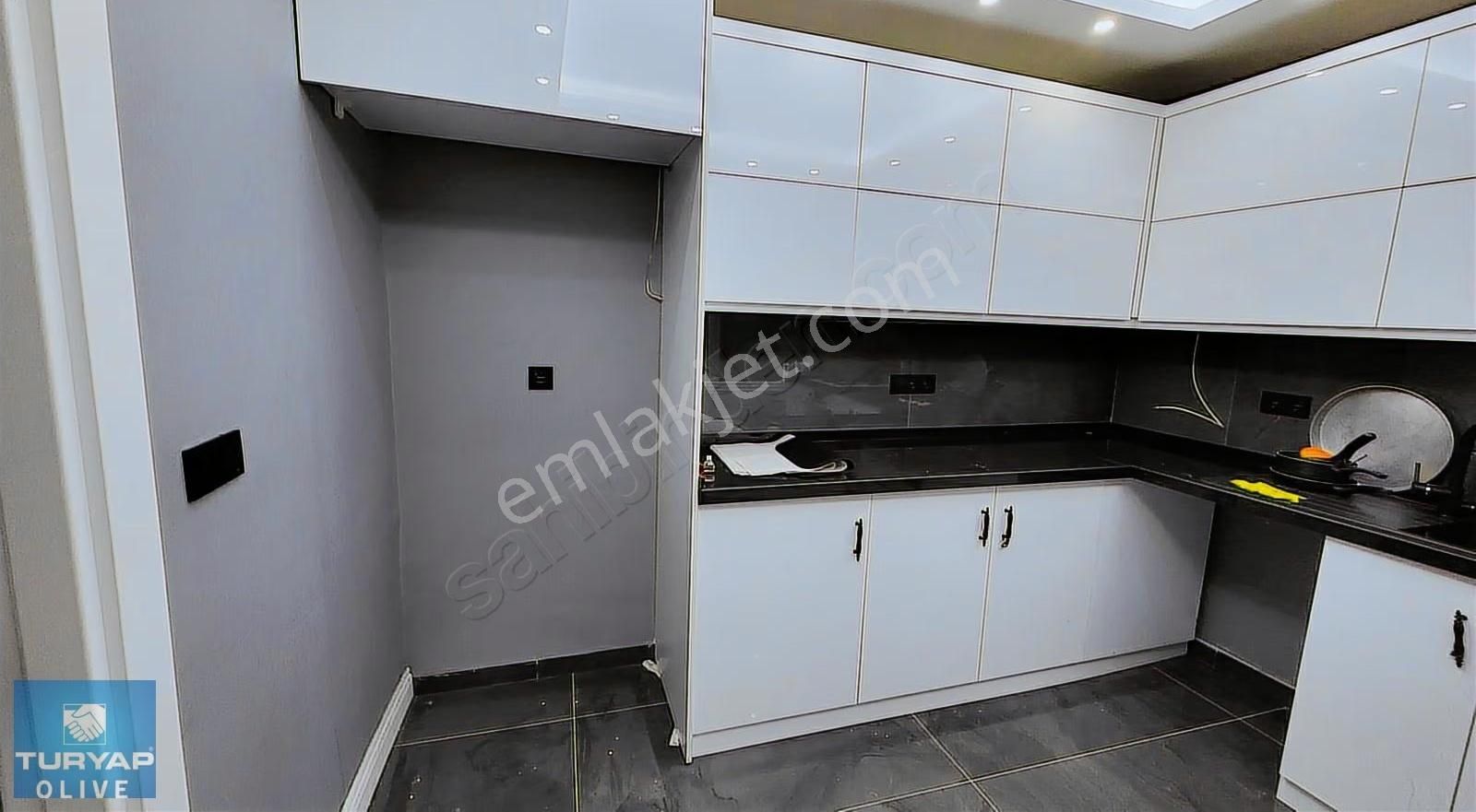 Zeytinburn Nuripaşa Satılık 5+1 Dubleks Daire Deniz Manzaralı - Görsel 15