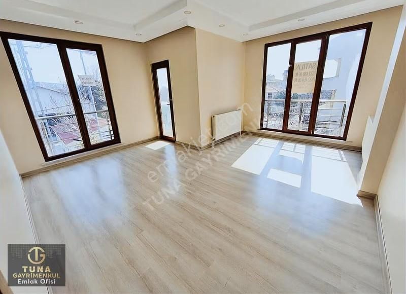 Büyükçekmece Kumburgazda Denize Yakın, İskanlı Ve Geniş 2+1!