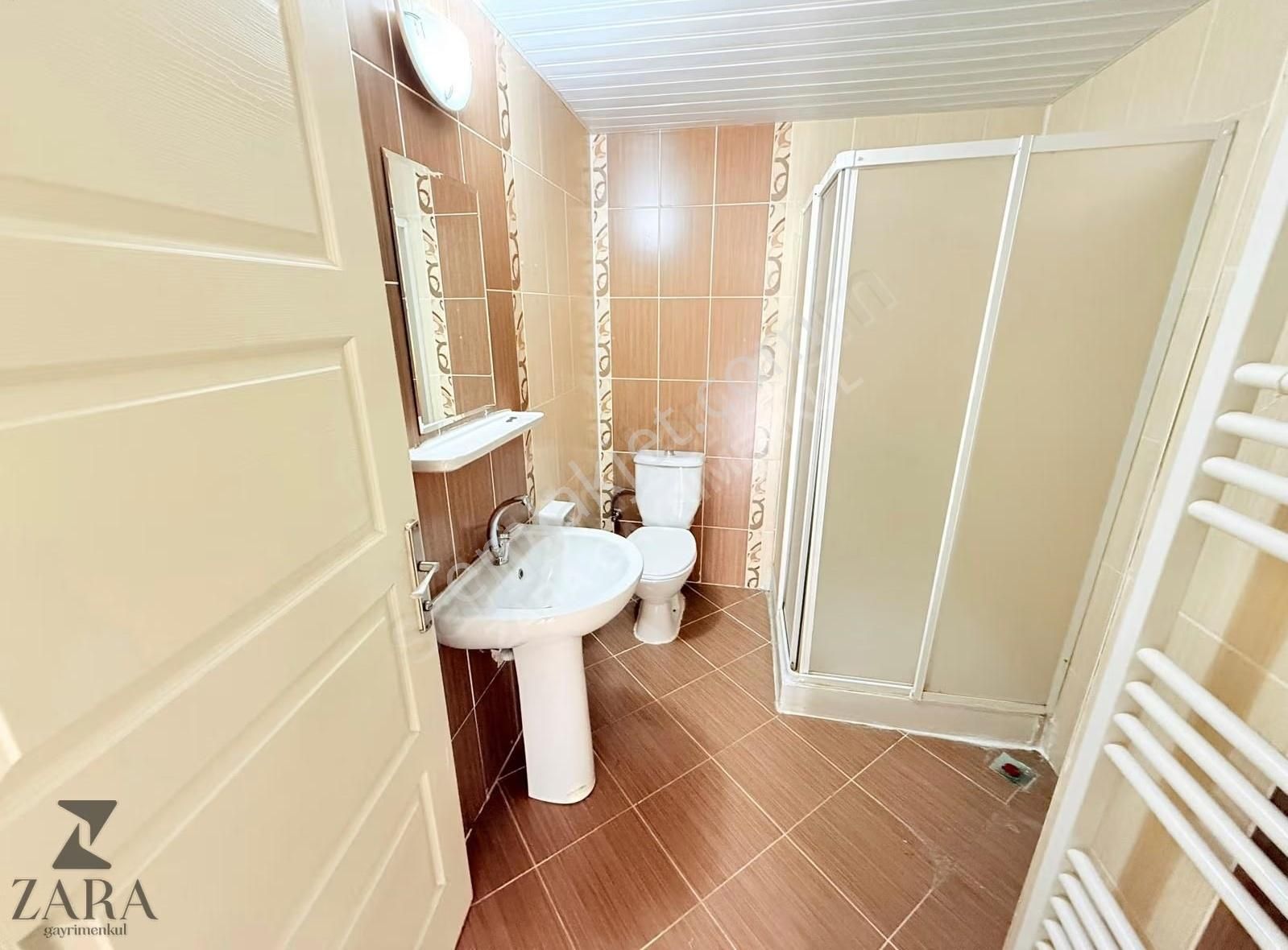 ▄zara▄zirvekent Mh.muhtarlık Yanında Yüksek Katta 2+1 95m² Daire