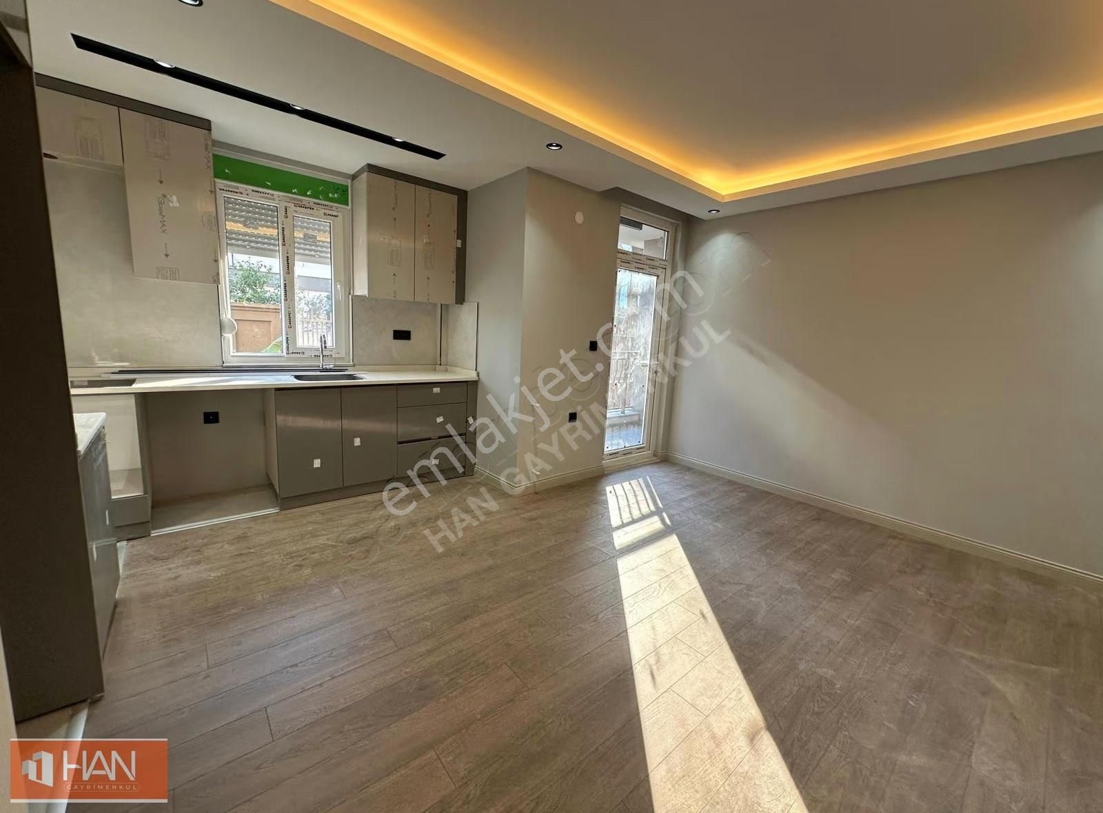 V. Karşıyaka'da 1+1 Geniş Işıl Işıl Satılık Daire - Görsel 3