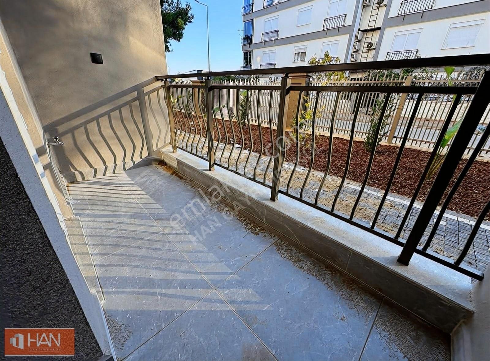 V. Karşıyaka'da 1+1 Geniş Işıl Işıl Satılık Daire - Görsel 26