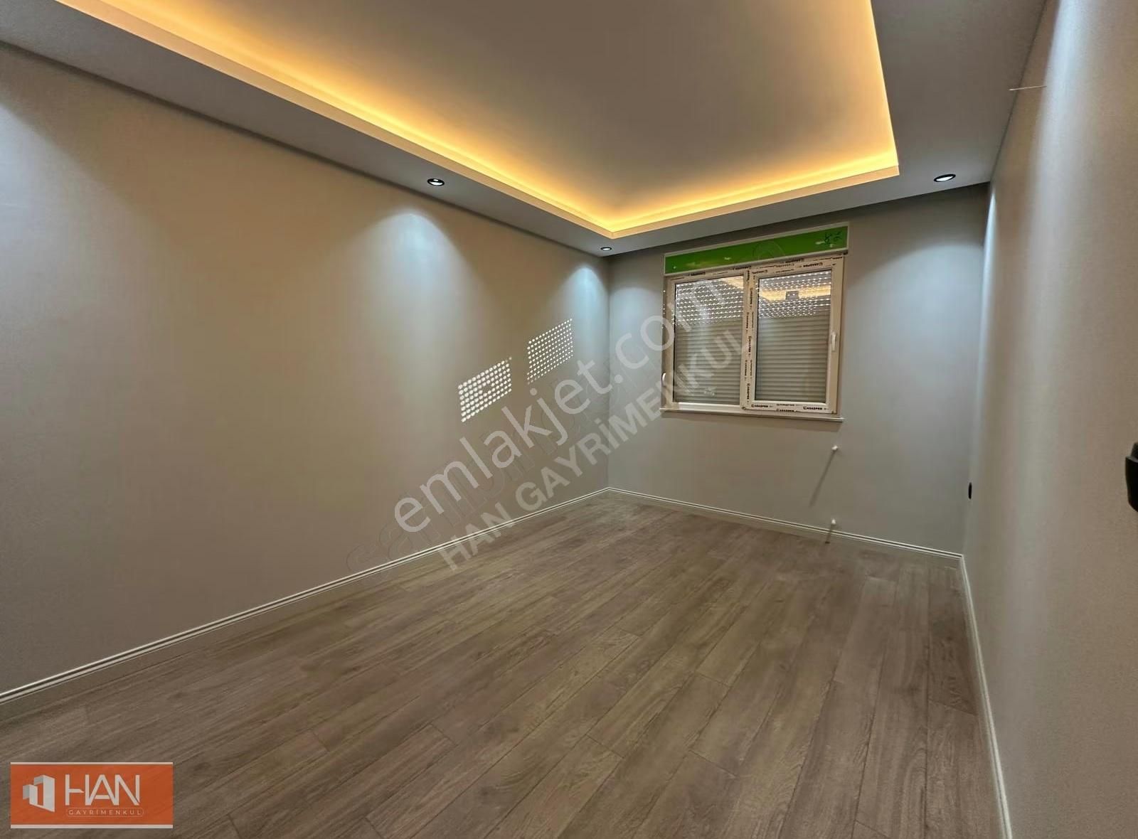 V. Karşıyaka'da 1+1 Geniş Işıl Işıl Satılık Daire - Görsel 5