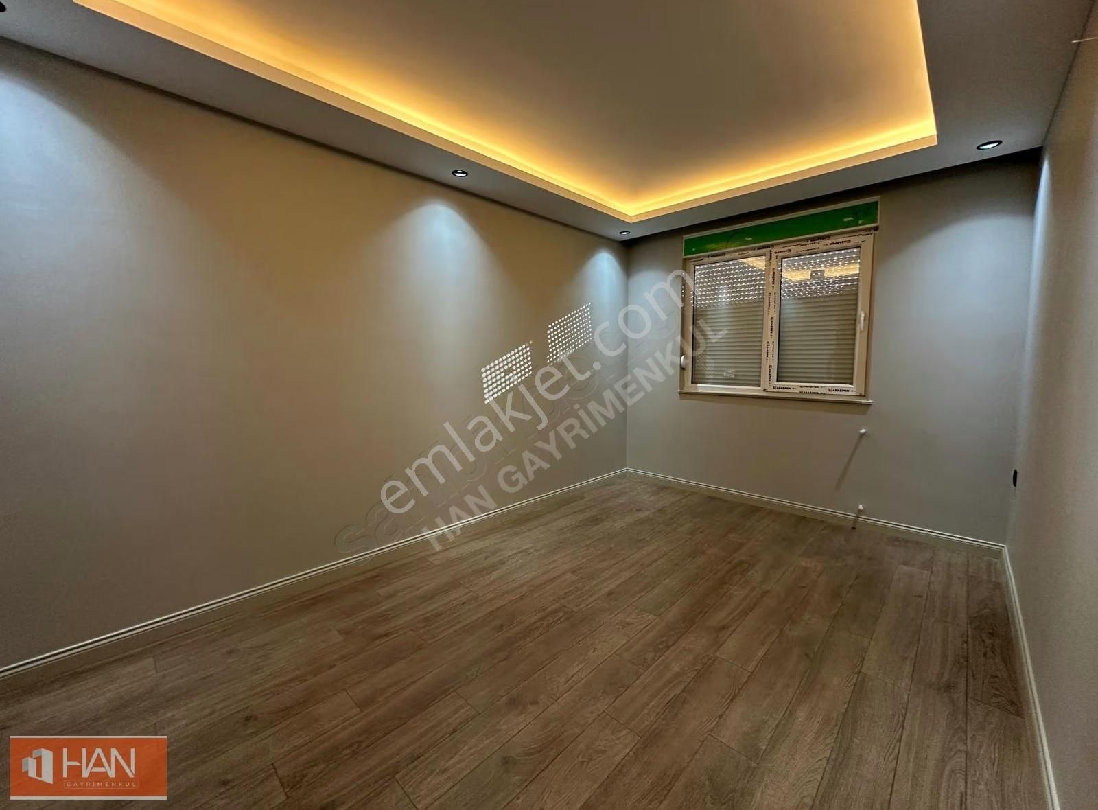 V. Karşıyaka'da 1+1 Geniş Işıl Işıl Satılık Daire - Görsel 8