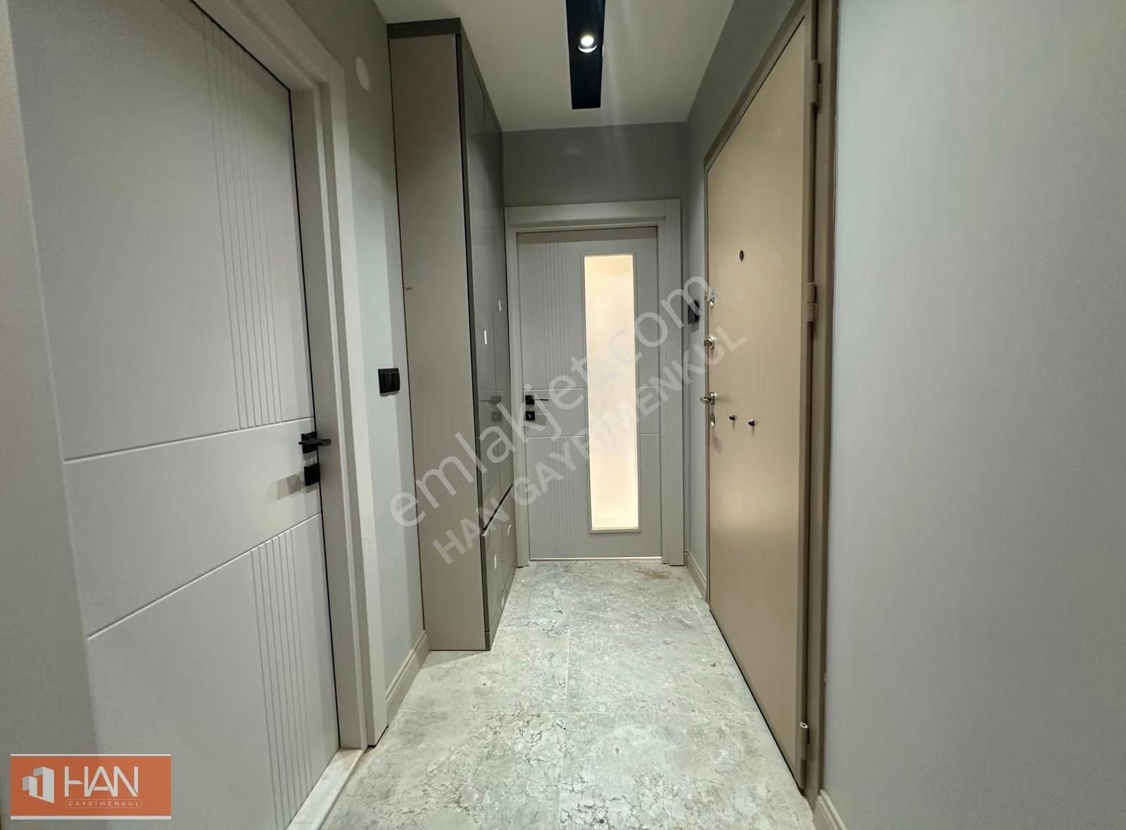 V. Karşıyaka'da 1+1 Geniş Işıl Işıl Satılık Daire - Görsel 20