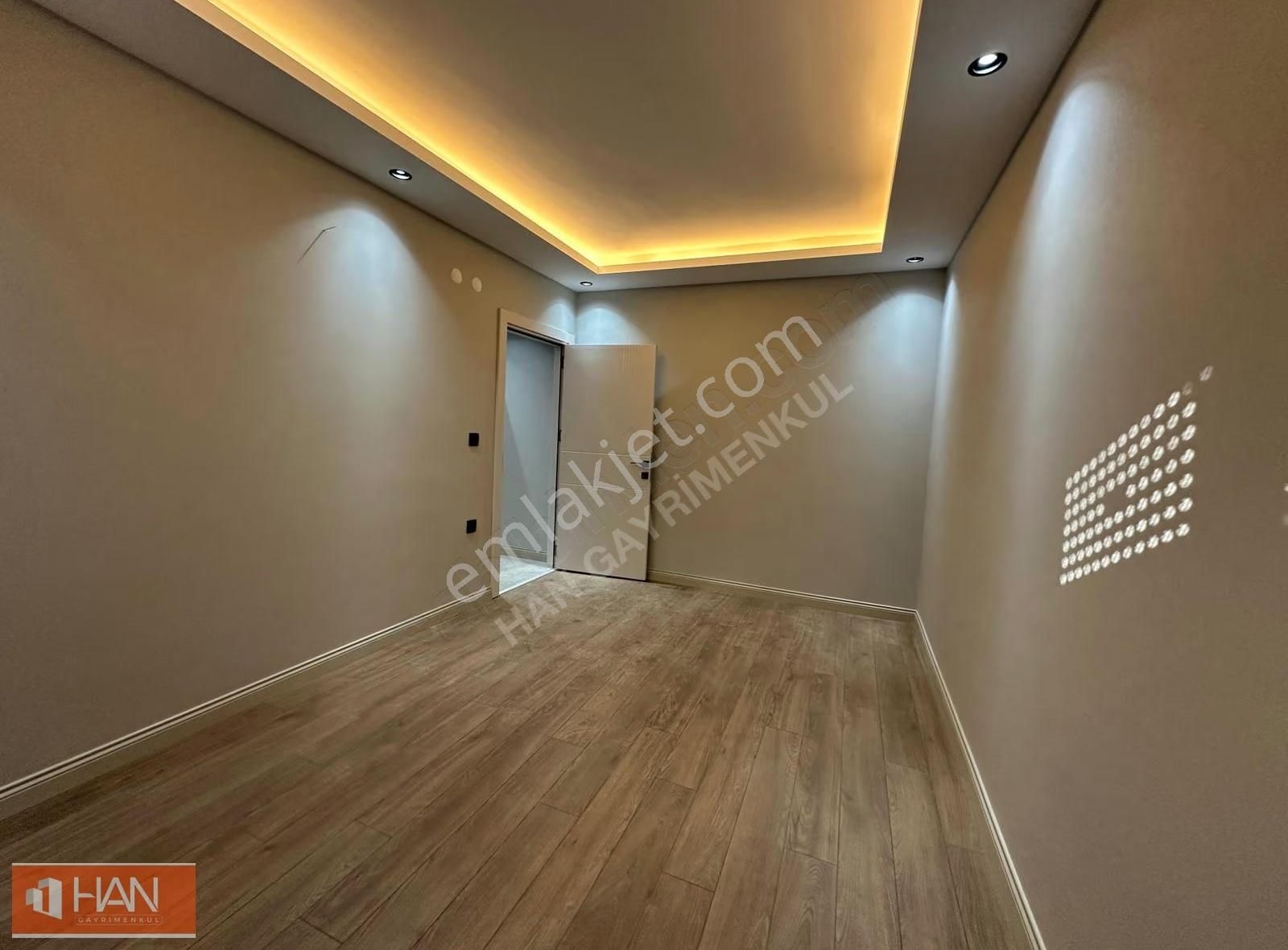 V. Karşıyaka'da 1+1 Geniş Işıl Işıl Satılık Daire - Görsel 11