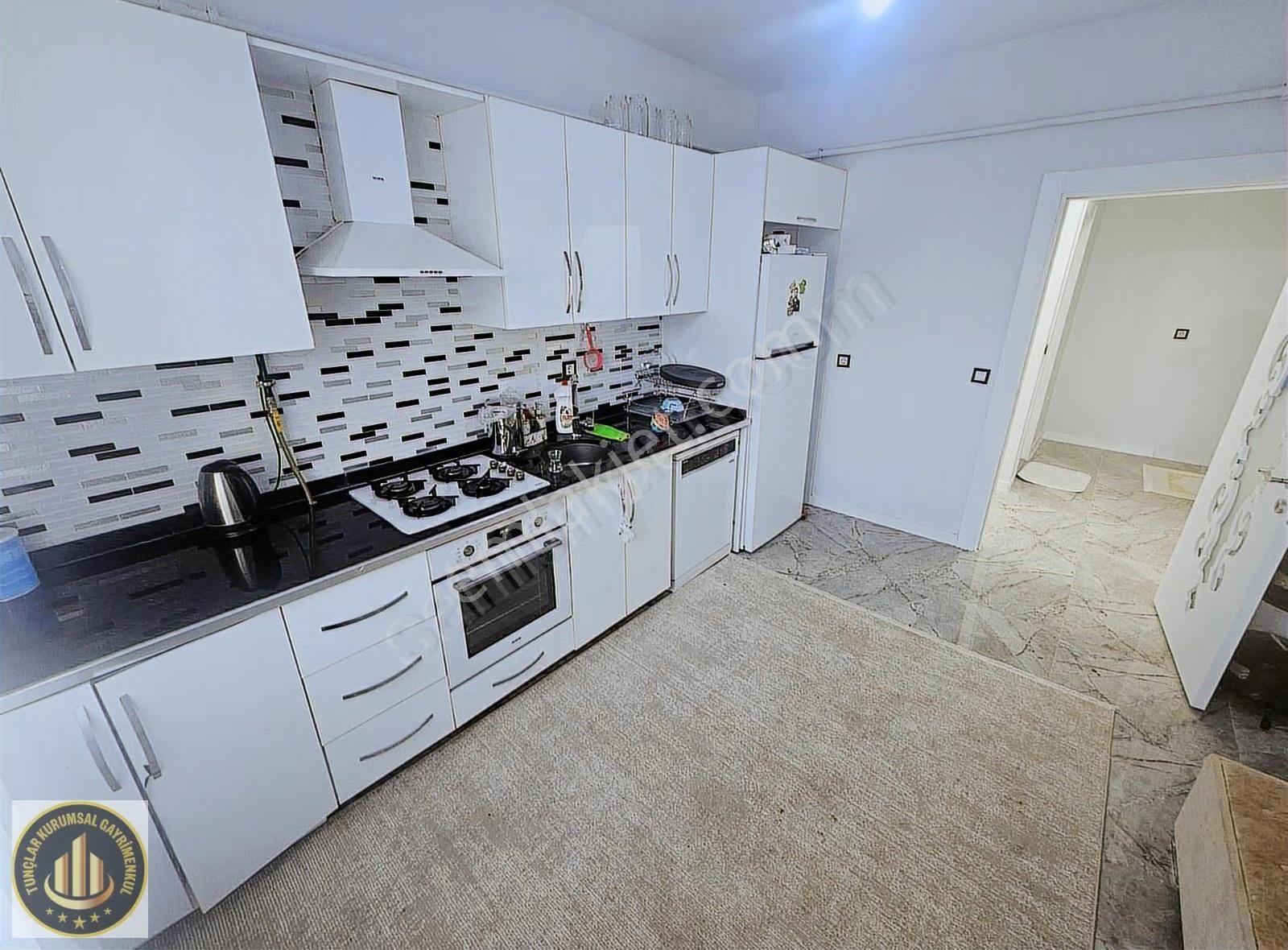 50.yol Merkezî Konumda Geniş Ferah 2+1 !!!