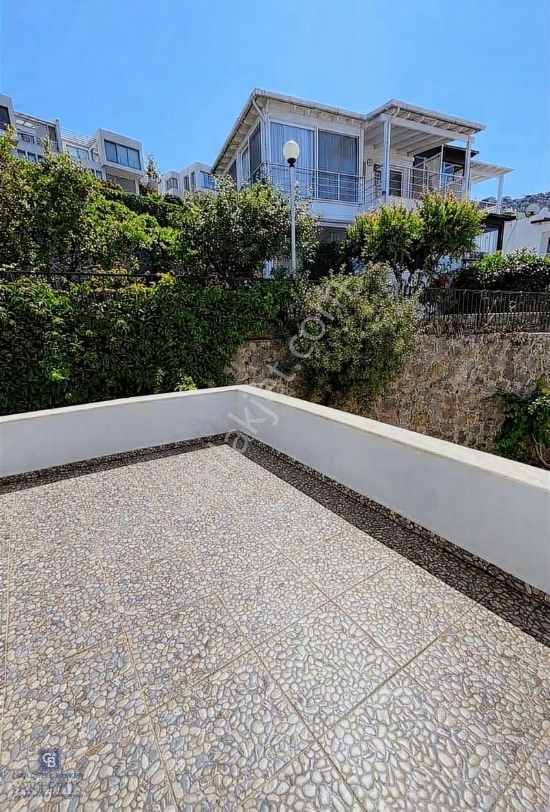 Bodrum Küçükbük Deniz Manzaralı Geniş Bahçeli Dubleks Villa - Görsel 10
