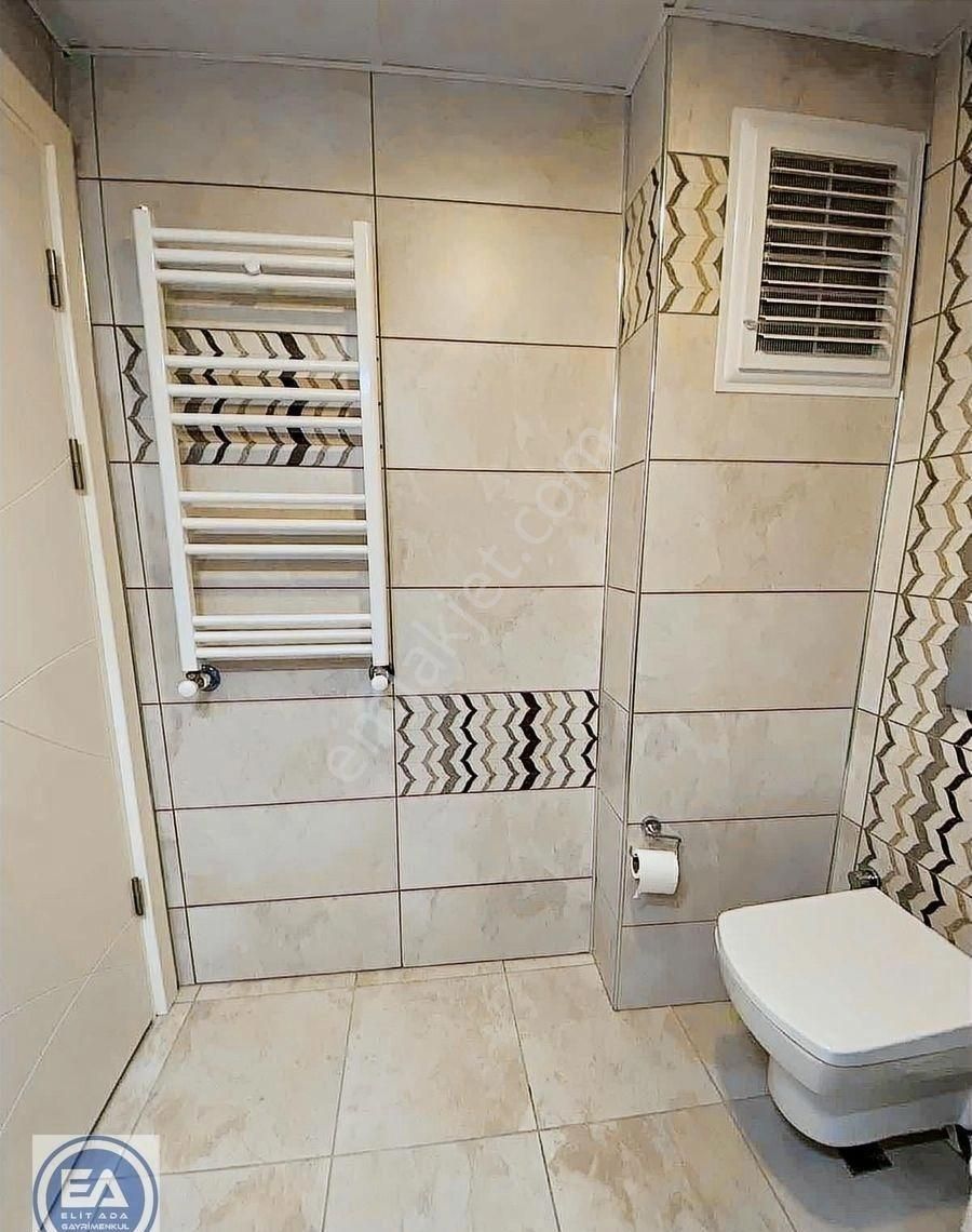 Kuşadasında Havuzlu Sitede Eşyalı Ebeveyn Banyolu 2+1 Daire - Görsel 4