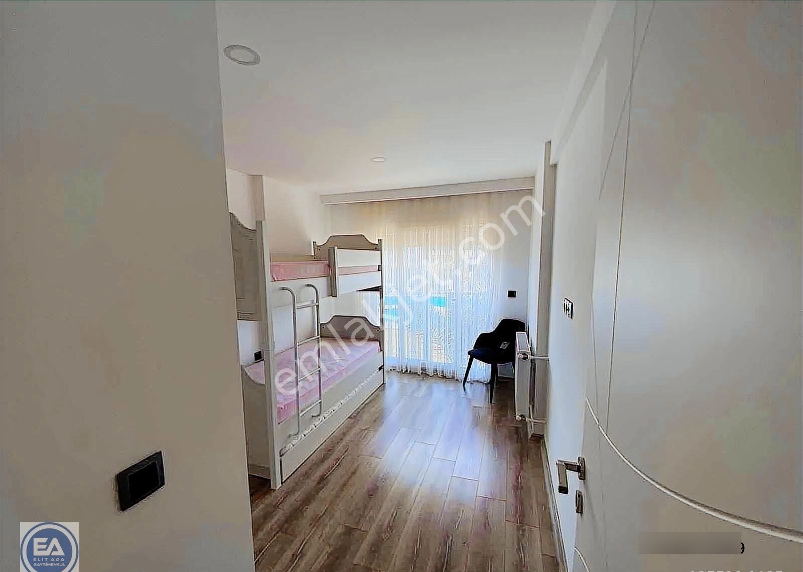 Kuşadasında Havuzlu Sitede Eşyalı Ebeveyn Banyolu 2+1 Daire - Görsel 25