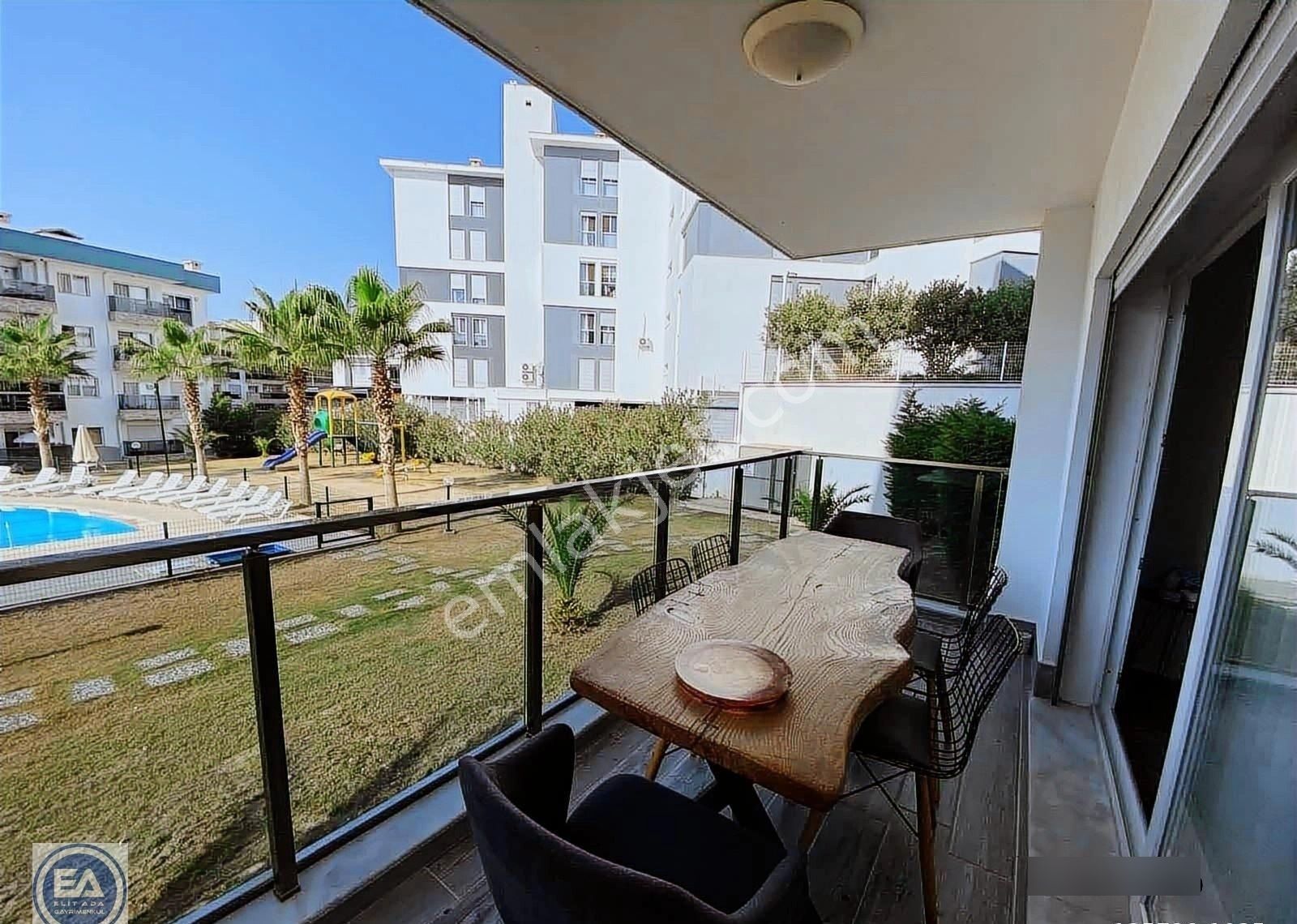 Kuşadasında Havuzlu Sitede Eşyalı Ebeveyn Banyolu 2+1 Daire - Görsel 18