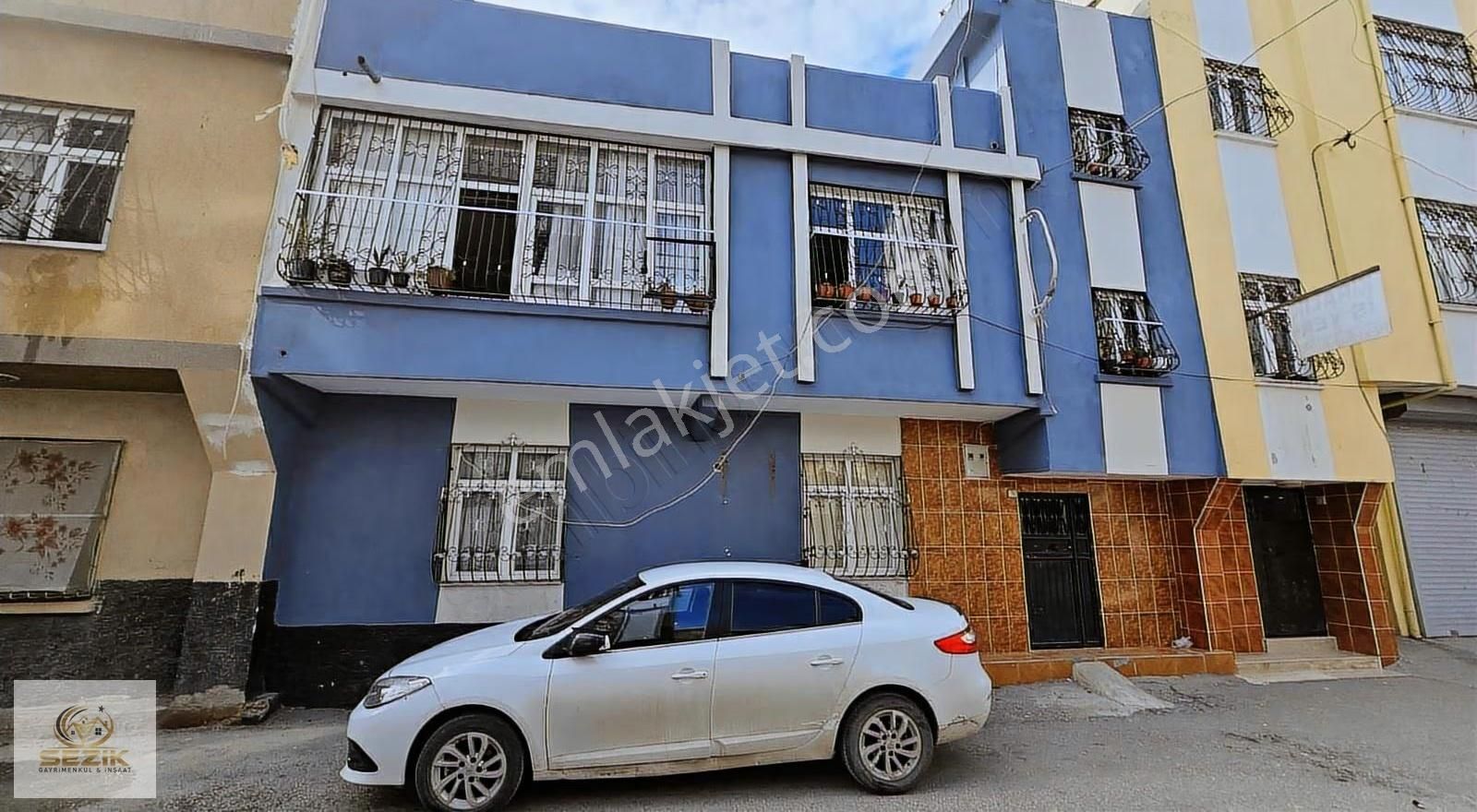 Gülbahçesi Kapalı Semt Pazarı Civarı Acil Satılık 2 Katlı Müstak