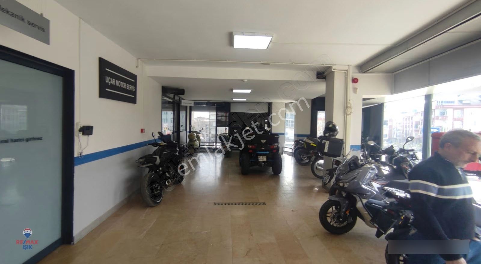 Sancaktepe Merkezde Cadde Üzerinde 550 M2 Mükemmel Mağaza - Görsel 2