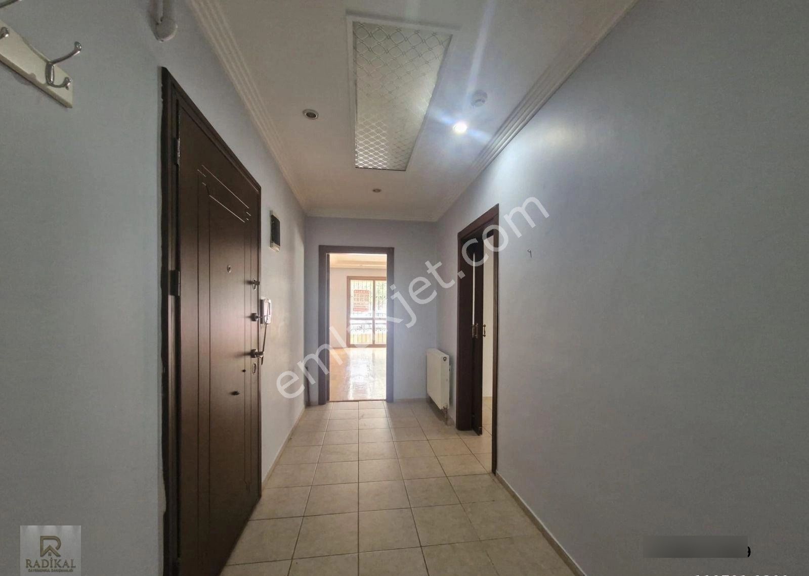 Birlik Mahallesi 492. Sokak Üzeri Yüksek Giriş Katta Kiralık 4+1 Daire .............