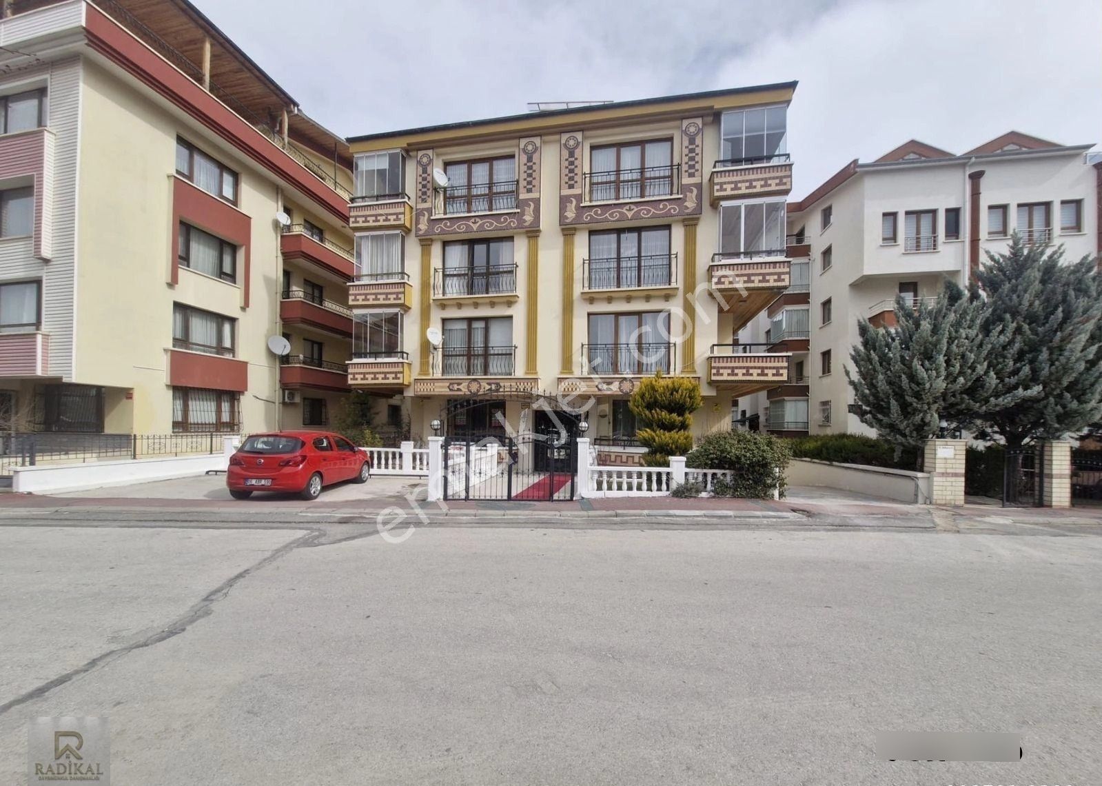 Birlik Mahallesi 492. Sokak Üzeri Yüksek Giriş Katta Kiralık 4+1 Daire ............. - Görsel 11