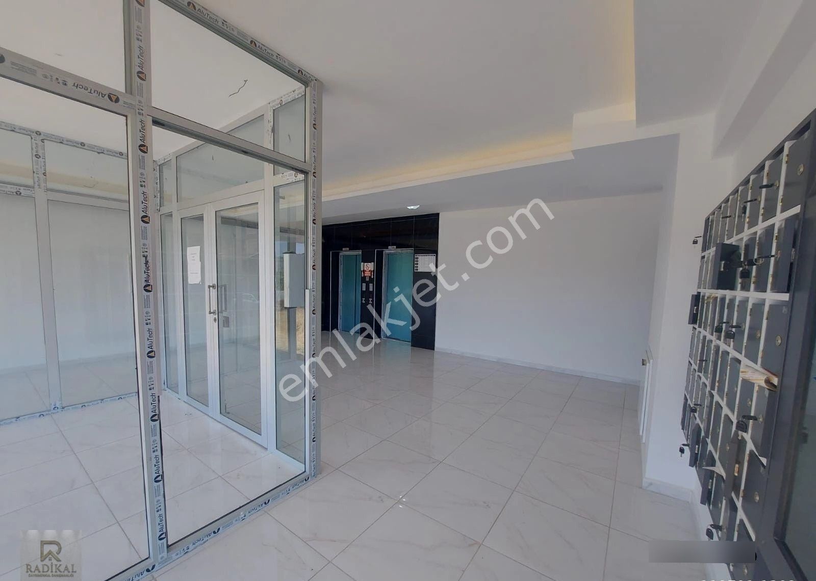 Birlik Mahallesi 467.cadde Üzeri Birlik Park Suit Rezidansta 1ci Katta Eşyalı Satılık 1+1 Suit Daire - Görsel 7