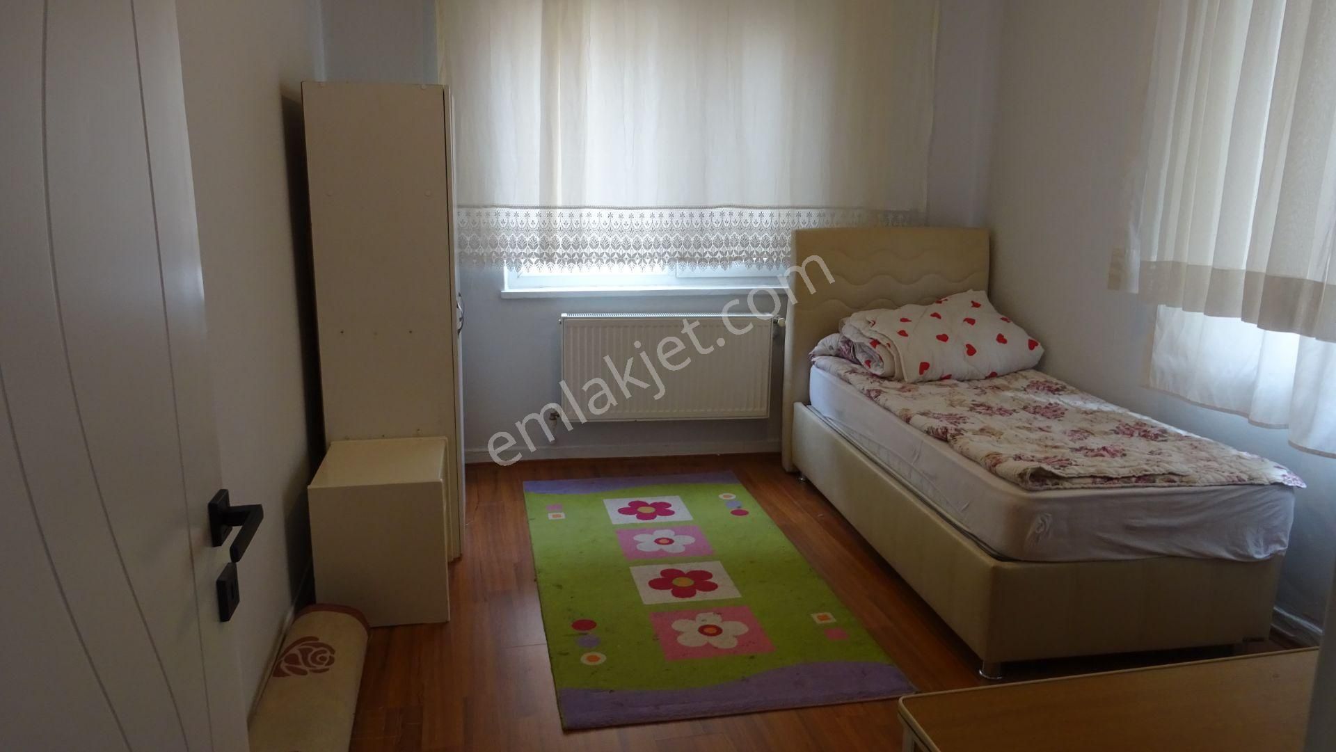 Cebeci ,yazgan Sk.ta ,katta ,eşyalı ,kombili ,abonelikleri Açık ,yeni Tadilat Görmüş