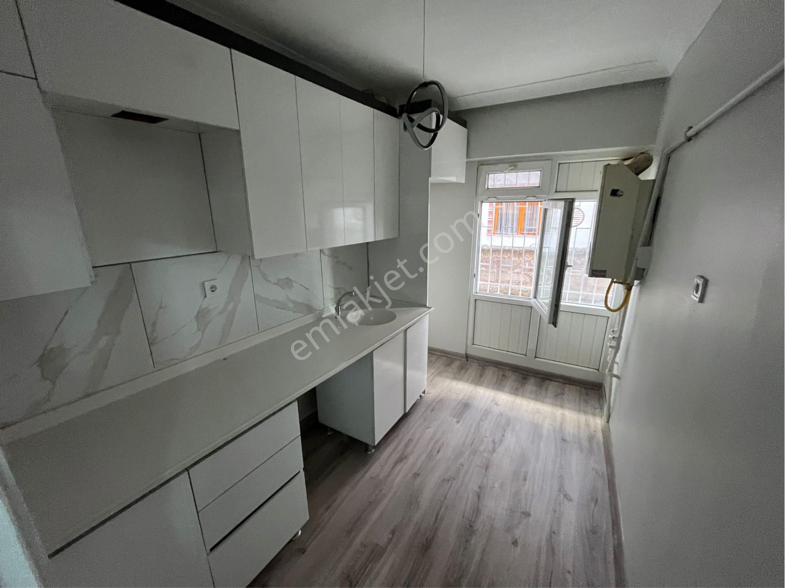 Mareşal Çakmak Mah'de 3+1 110 M² Yüksek Giriş Full Yapılı Daire.