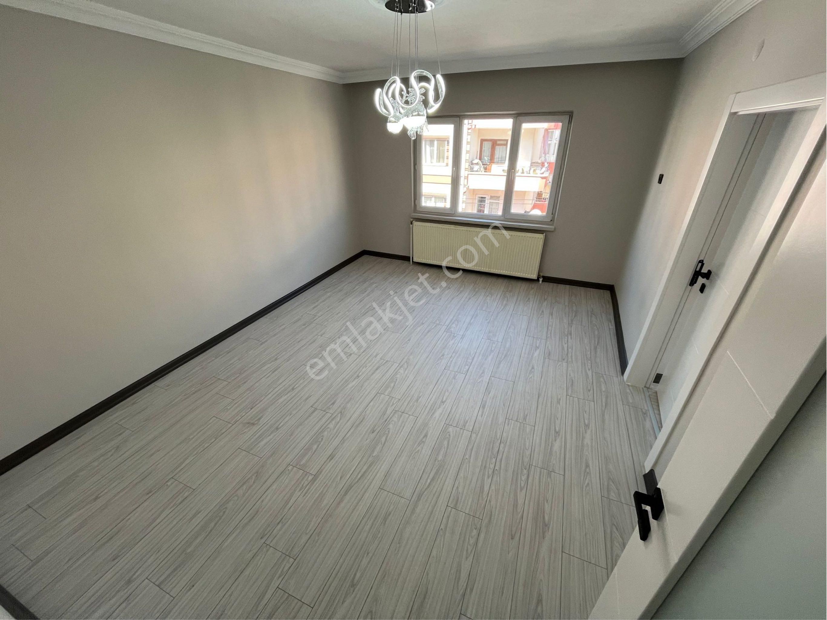 İstasyon Mahallesinde Full Yapılı Ara Katta 3+1 Satılık Daire.. - Görsel 3