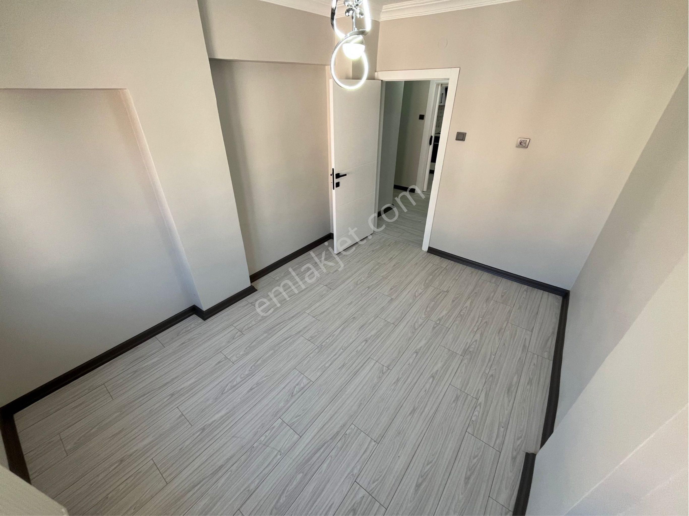 İstasyon Mahallesinde Full Yapılı Ara Katta 3+1 Satılık Daire.. - Görsel 20