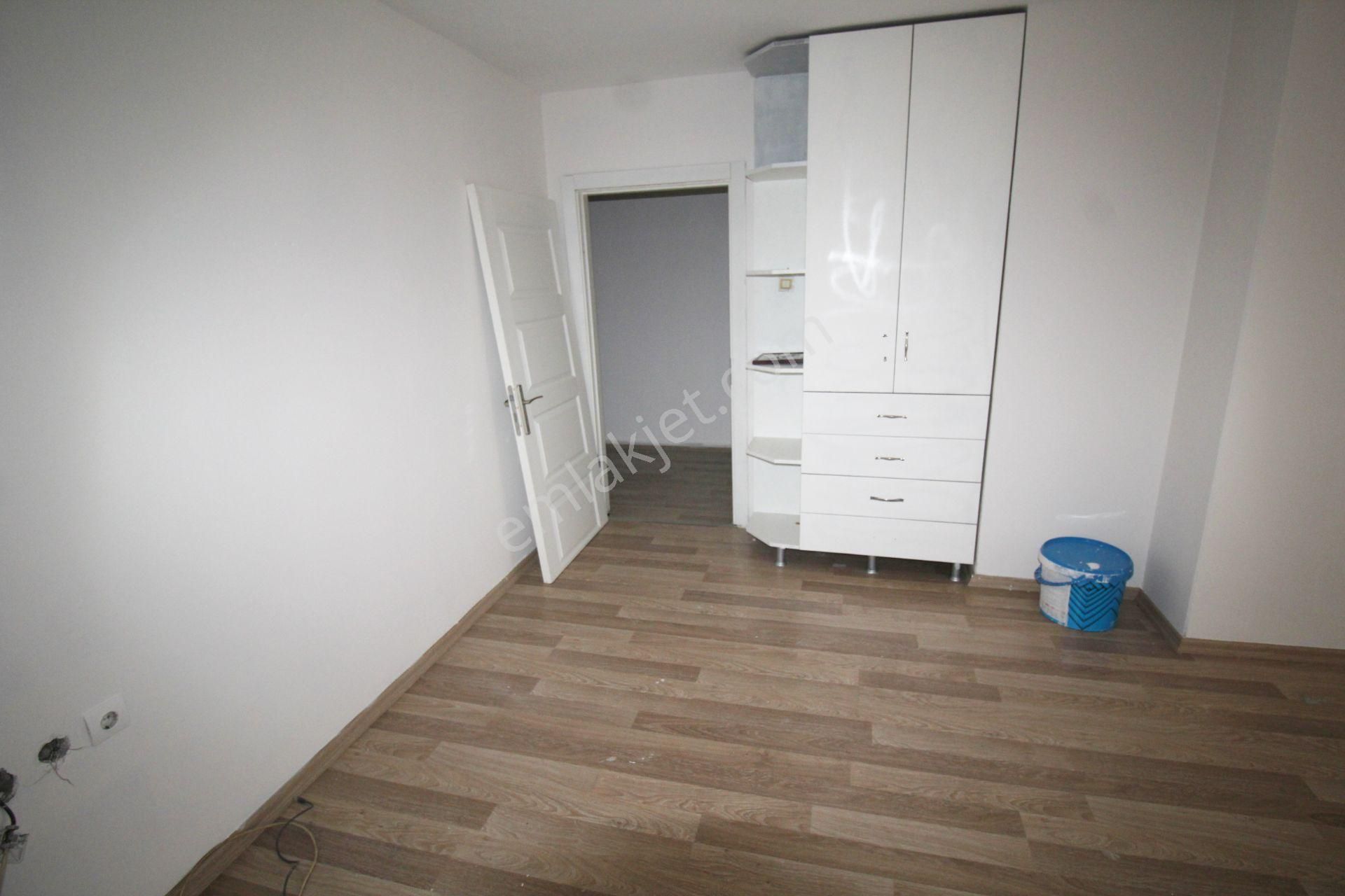 Krc'den Mamak Caddesi Üzerinde 3+1 Kiralık Daire - Görsel 4