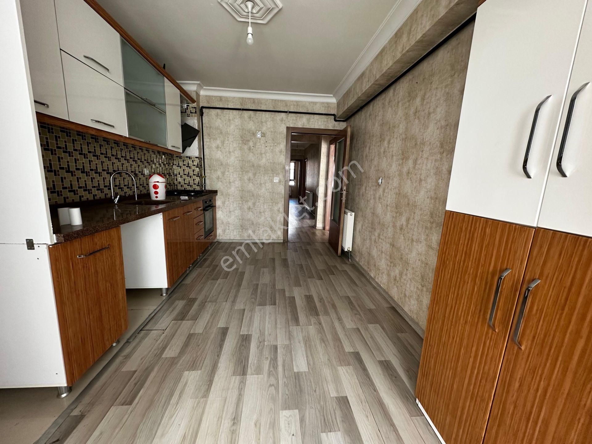 Kanunide Yeni Binada Ful Yapılı Ara Katta Kiralık 3+1 Daire - Görsel 3