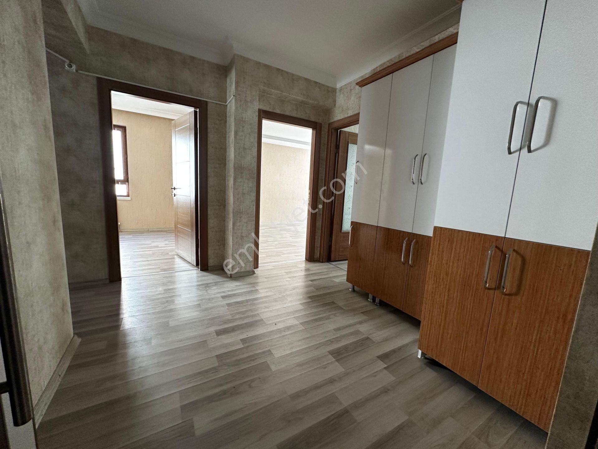 Kanunide Yeni Binada Ful Yapılı Ara Katta Kiralık 3+1 Daire - Görsel 7