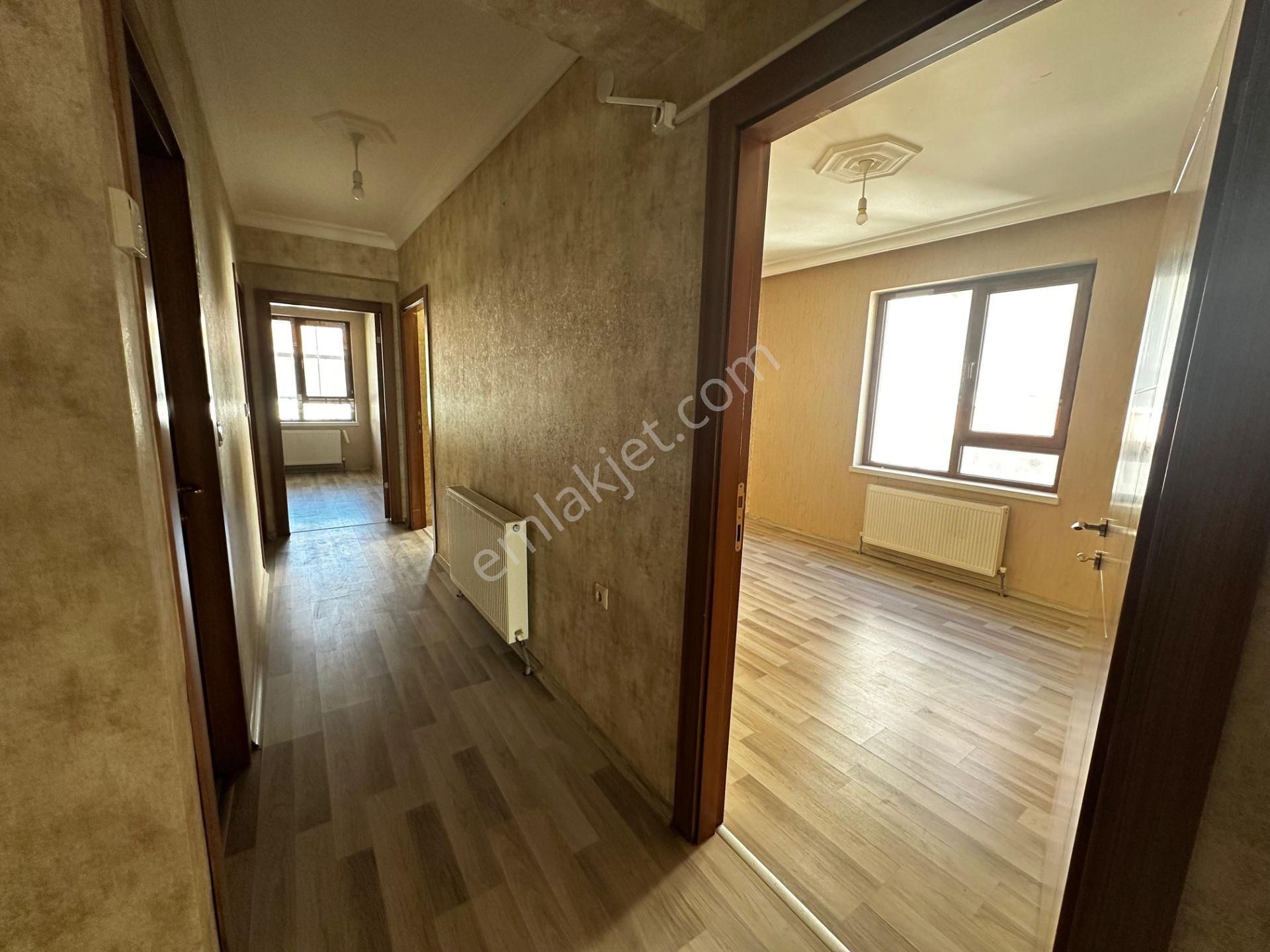 Kanunide Yeni Binada Ful Yapılı Ara Katta Kiralık 3+1 Daire - Görsel 33